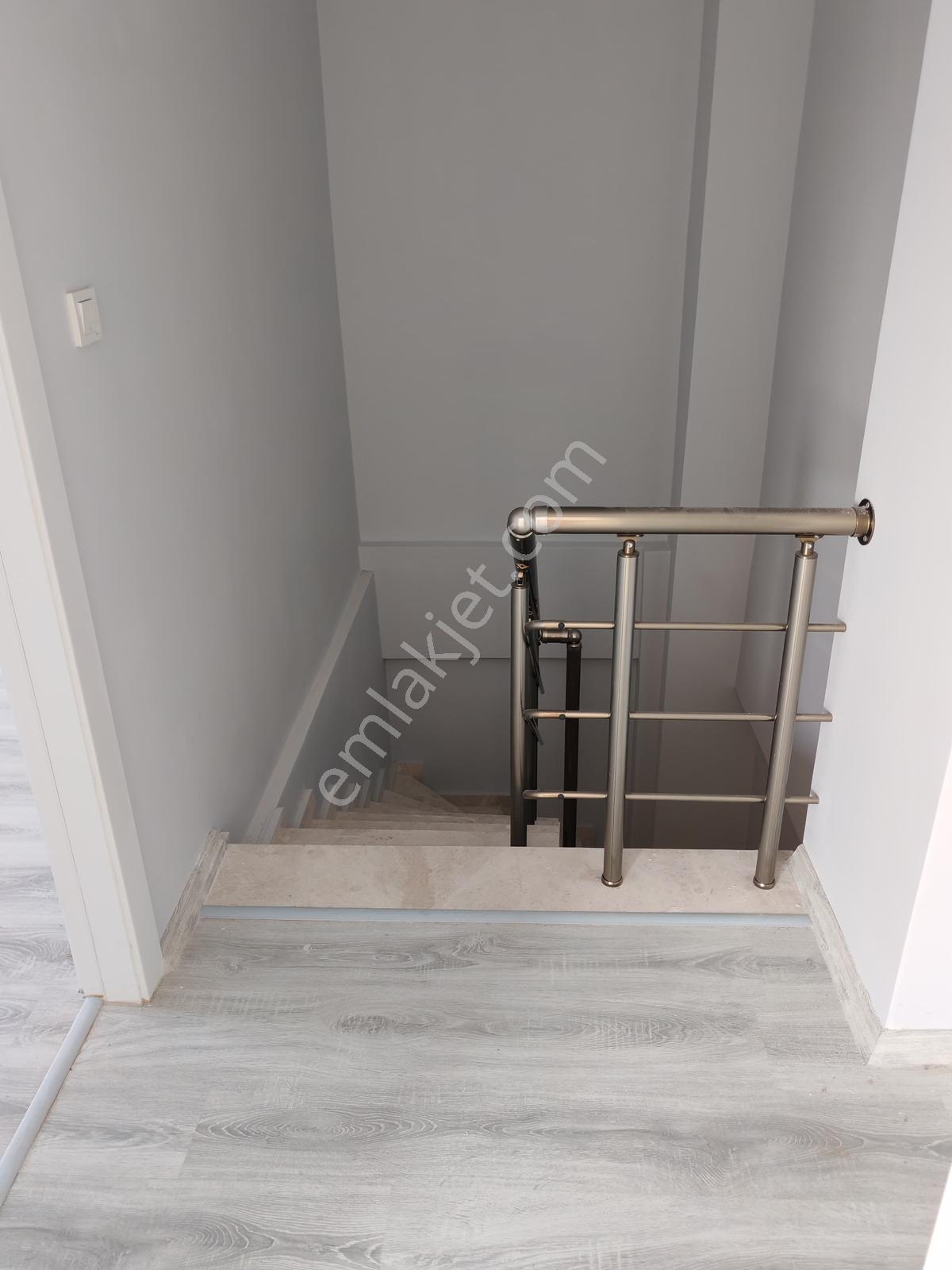 Uğurmumcu'da Kiralık Lüks Dublex 4+1 160m2 Daire - Görsel 21