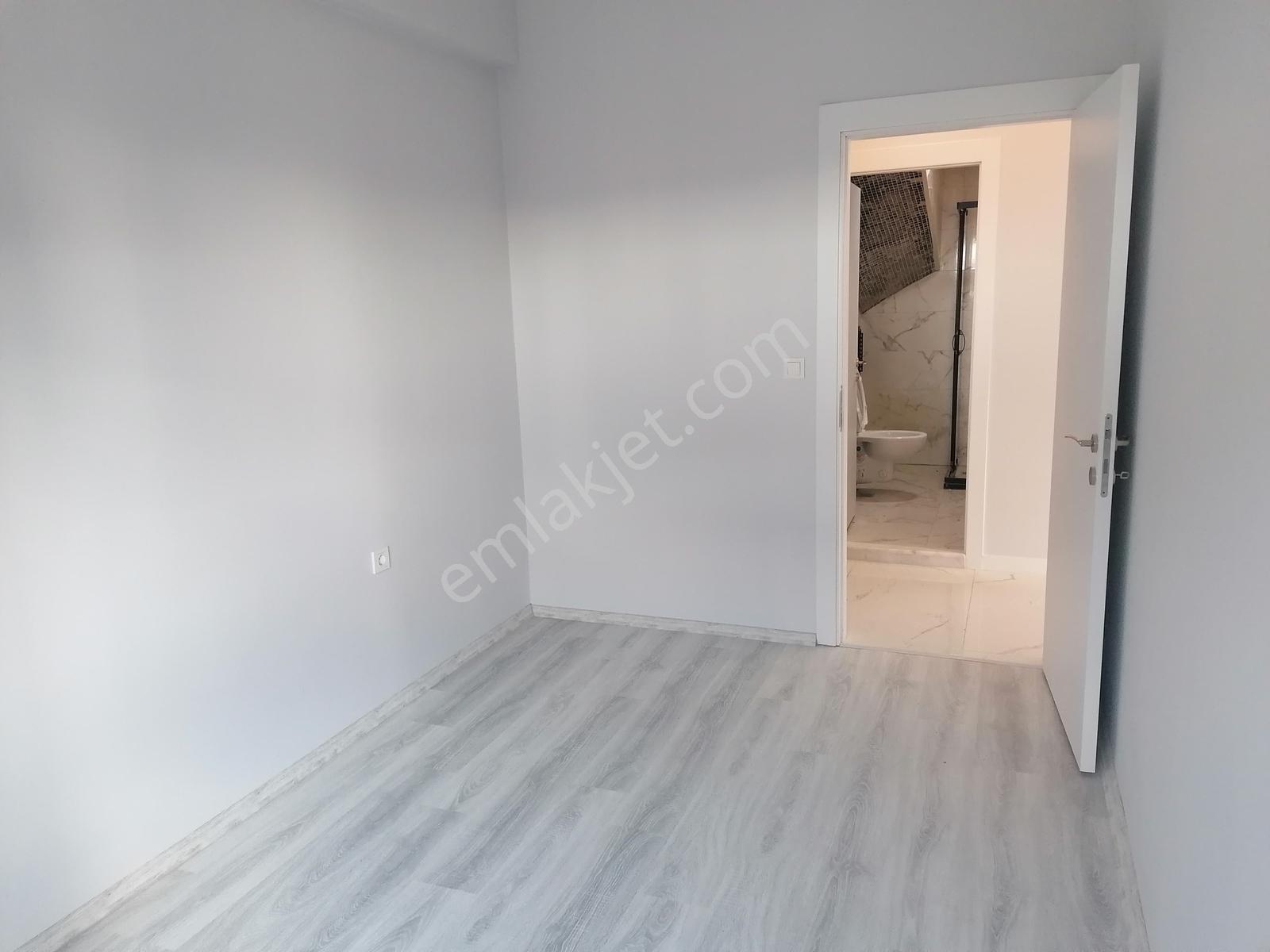 Uğurmumcu'da Kiralık Lüks Dublex 4+1 160m2 Daire - Görsel 12