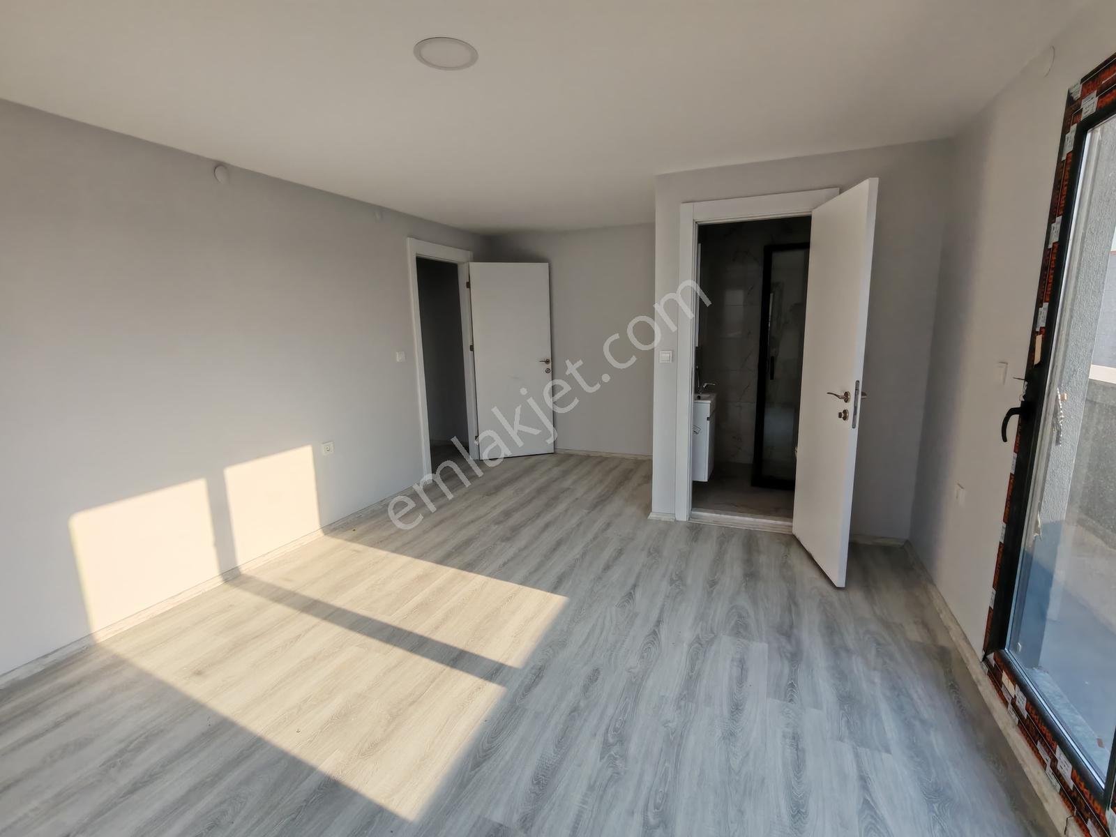 Uğurmumcu'da Kiralık Lüks Dublex 4+1 160m2 Daire - Görsel 8
