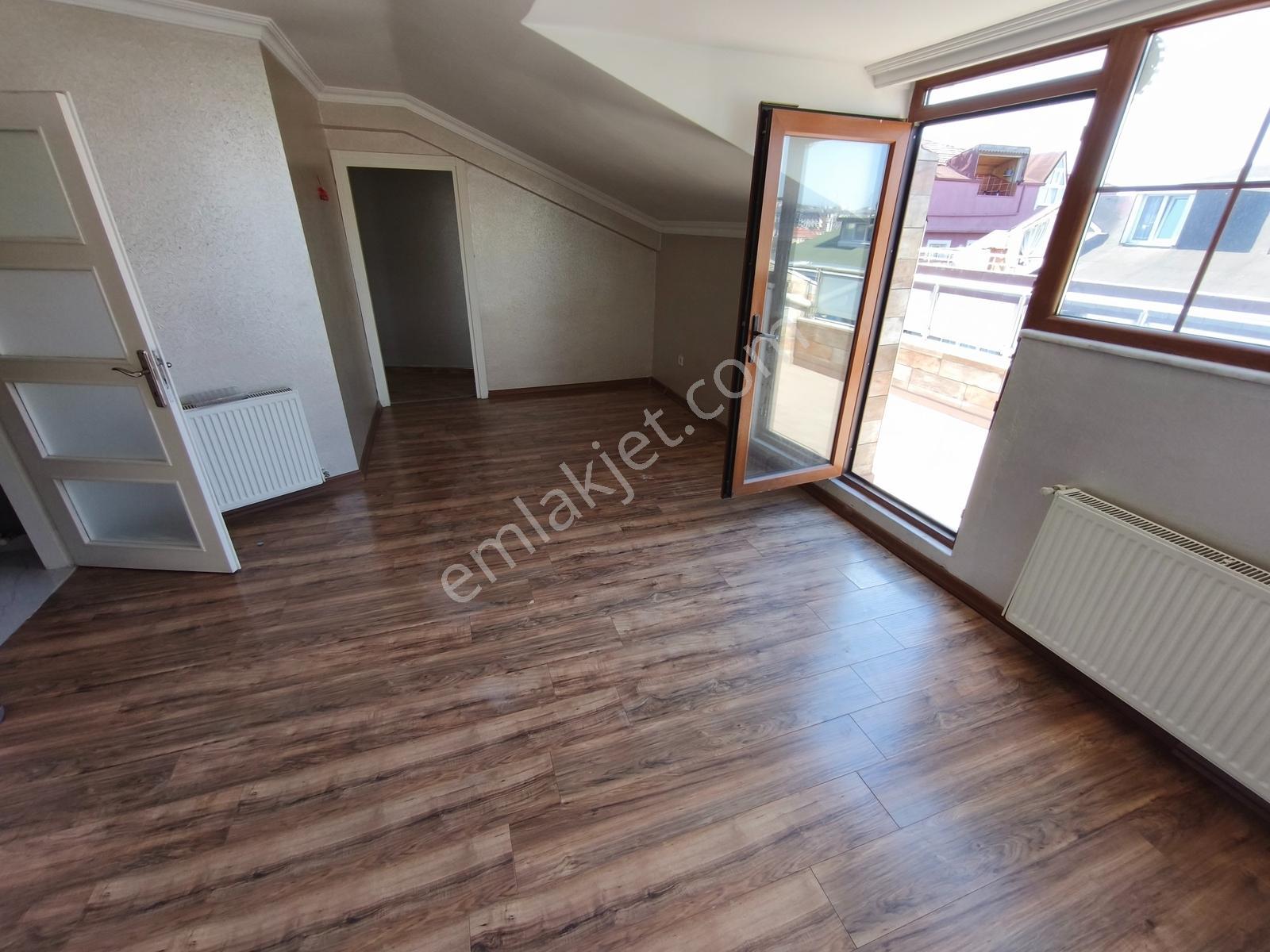 Ümraniye Namık Kemal'de 3+1 Asansörlü Çift Teraslı Kiralık Daire - Görsel 4