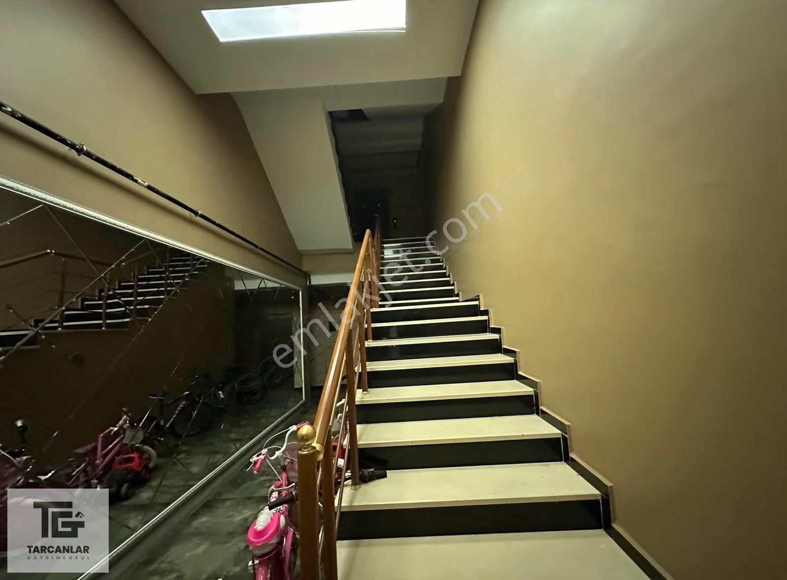 Tarcanlardan Kartepe F.s.m. Karcityde Havuzlu Site Arakat 2+1 - Görsel 33