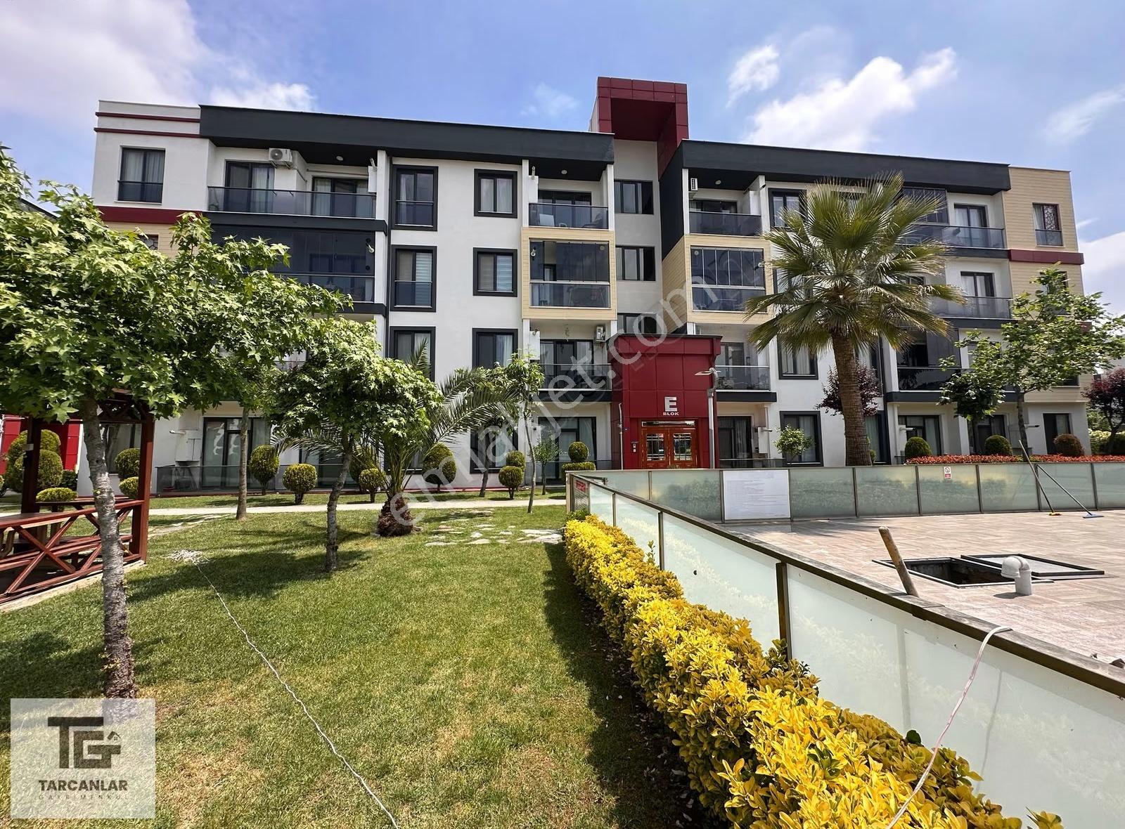 Tarcanlardan Kartepe F.s.m. Karcityde Havuzlu Site Arakat 2+1