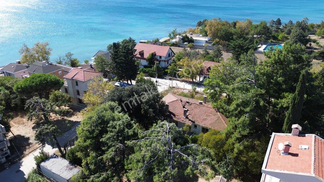 Kumburgaz'da 520 M2 Arsaya Sahip Denize 1 Parsel Satılık Villa - Görsel 4