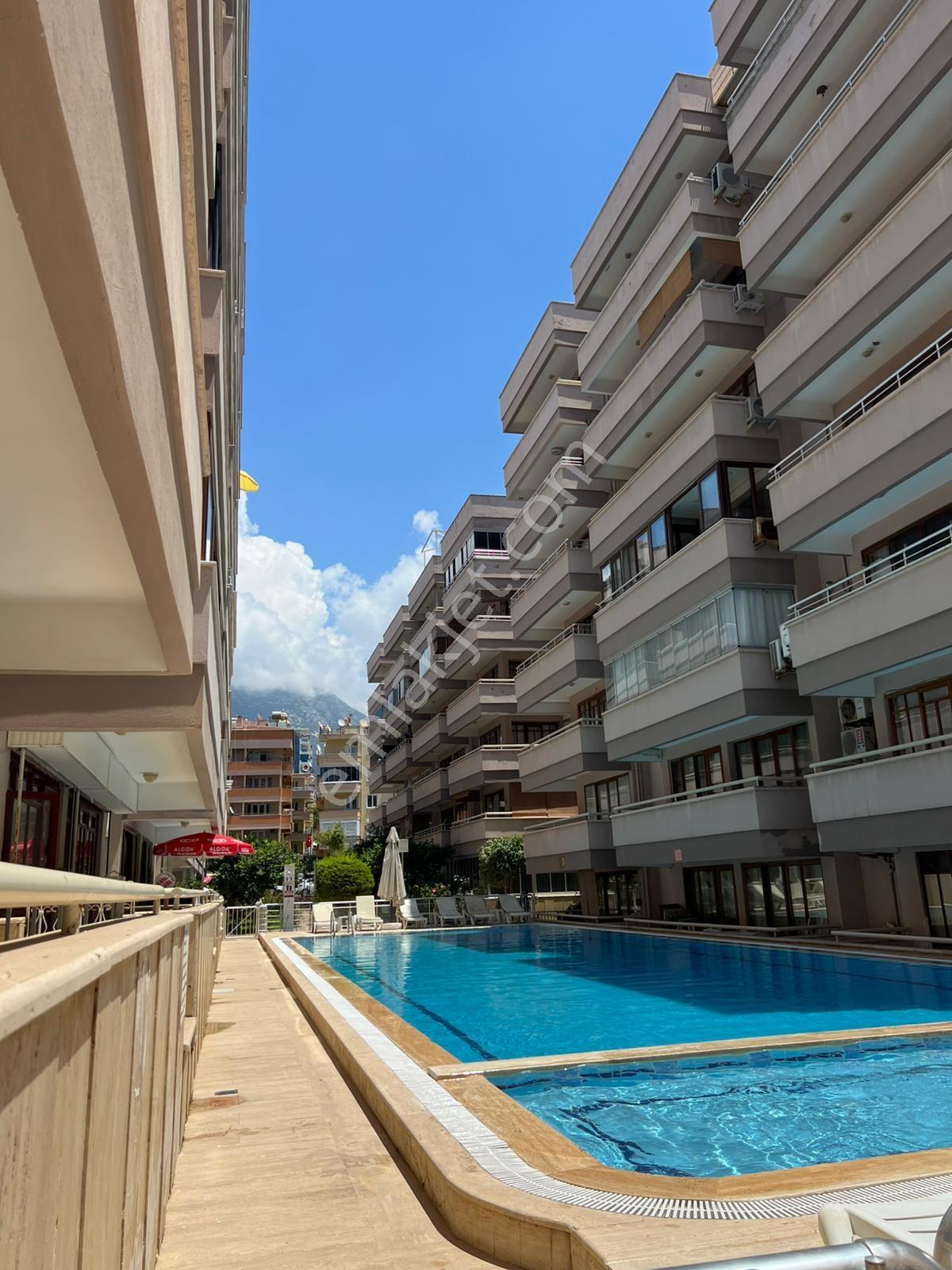 Ewax Property'den Mahmutlarda Denize Sıfır Deniz Manzaralı Daire - Görsel 9