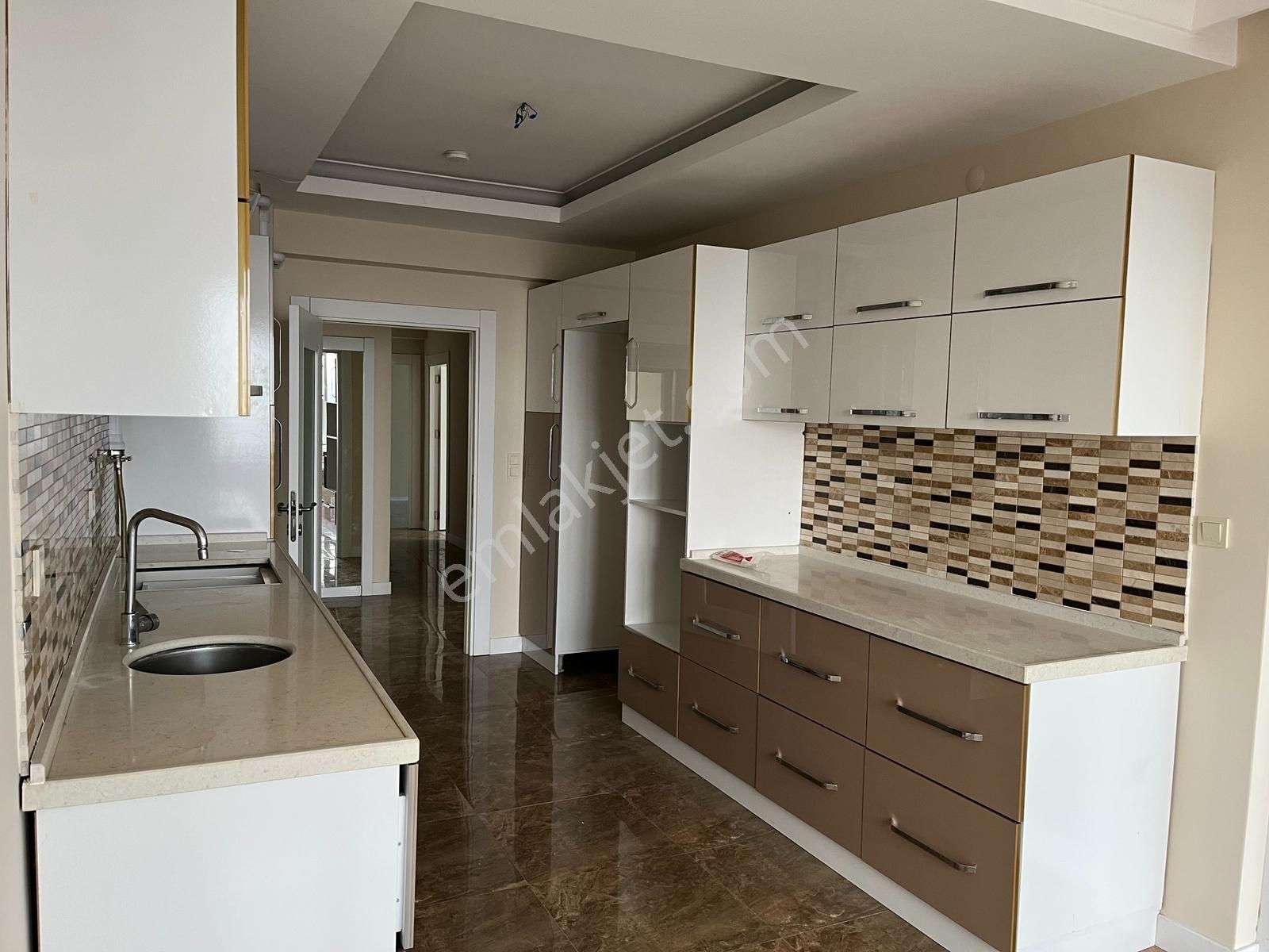 Rw Taka | Kaşüstü Mahallesinde Kiralık 4+1 Daire - Görsel 26