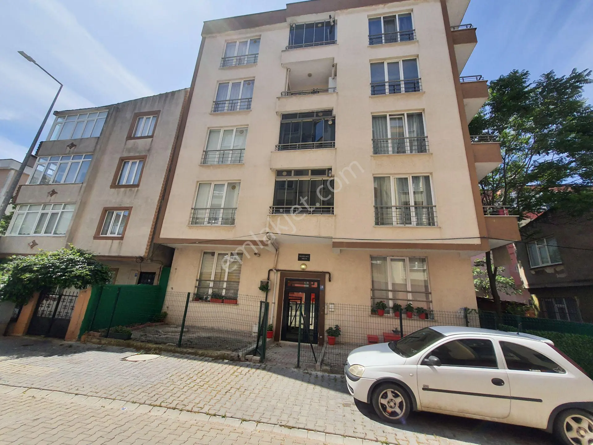 Nusratiye Mahallesi'nde Eşyalı, Temiz Ve Kullanışlı 1+1 Daire