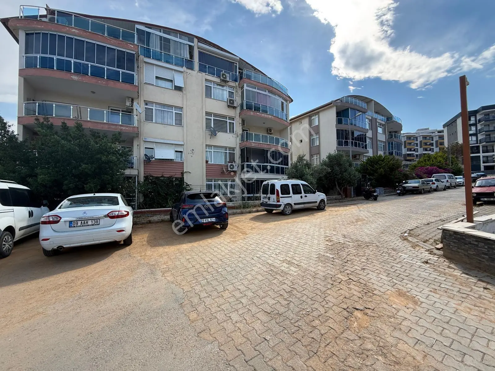 Kuşadası Merkeze Yakın 3+1 Deniz Manzaralı Satılık Ferah Daire
