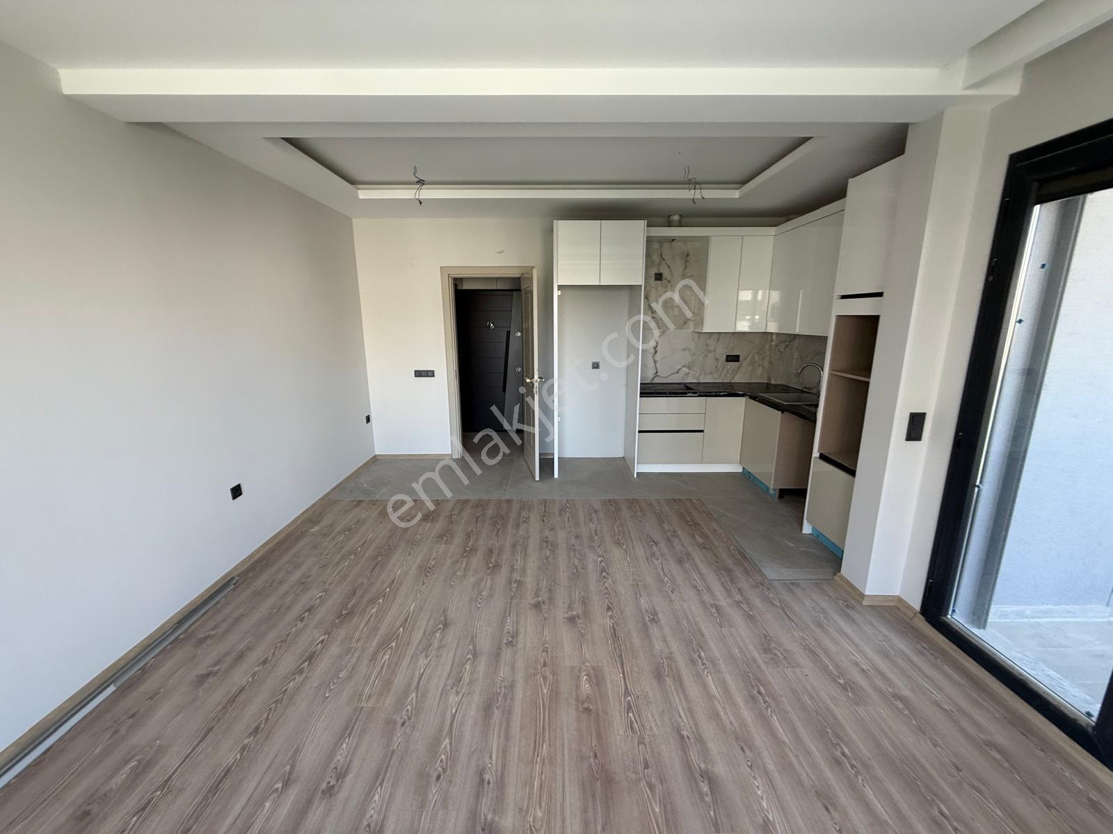 Kuşadası Eski Salı Pazarı Mevki 3+1 Tek Blok Sıfır Yapı Satılık Daire - Görsel 13