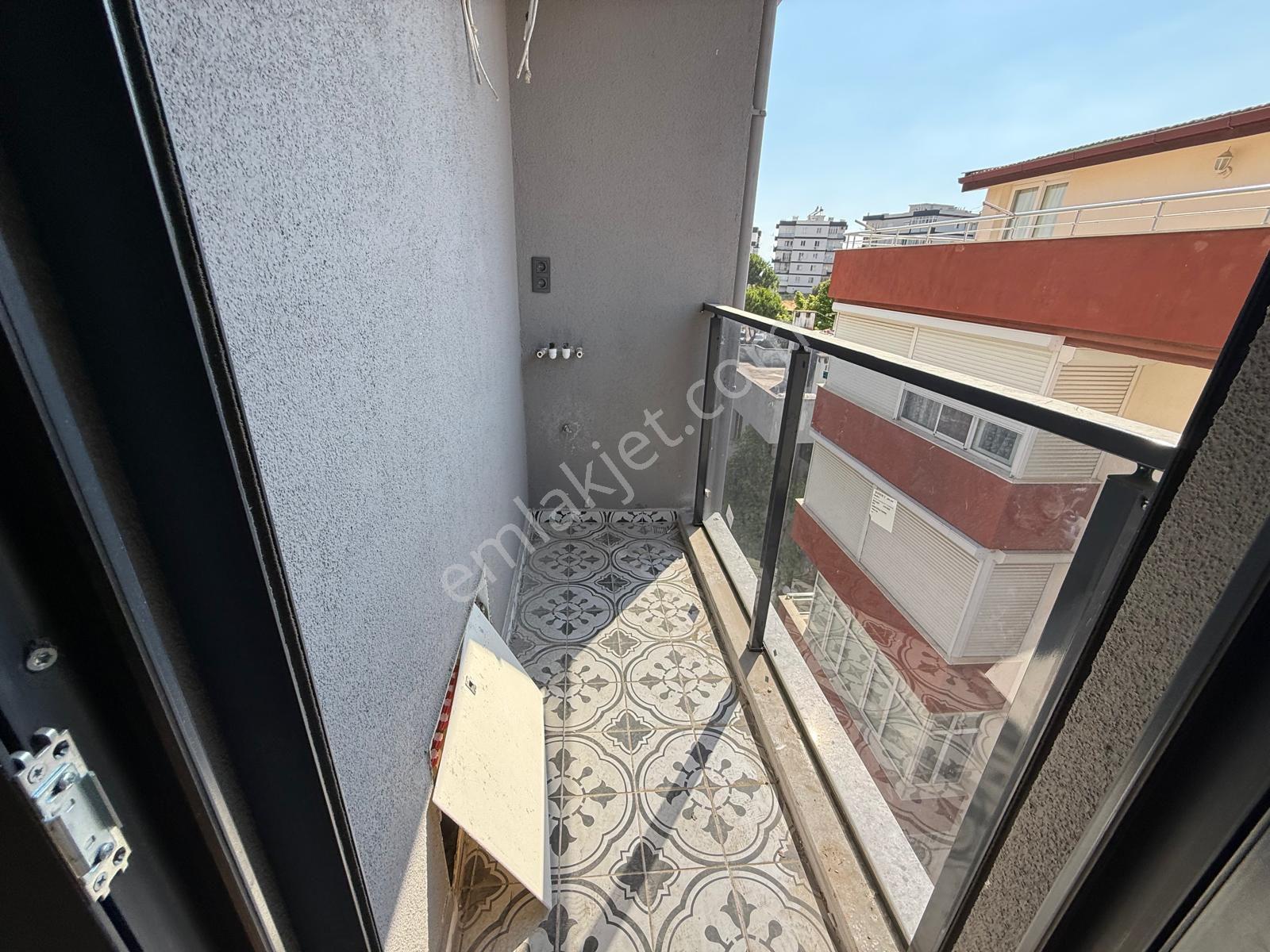 Kuşadası Eski Salı Pazarı Mevki 3+1 Tek Blok Sıfır Yapı Satılık Daire - Görsel 18