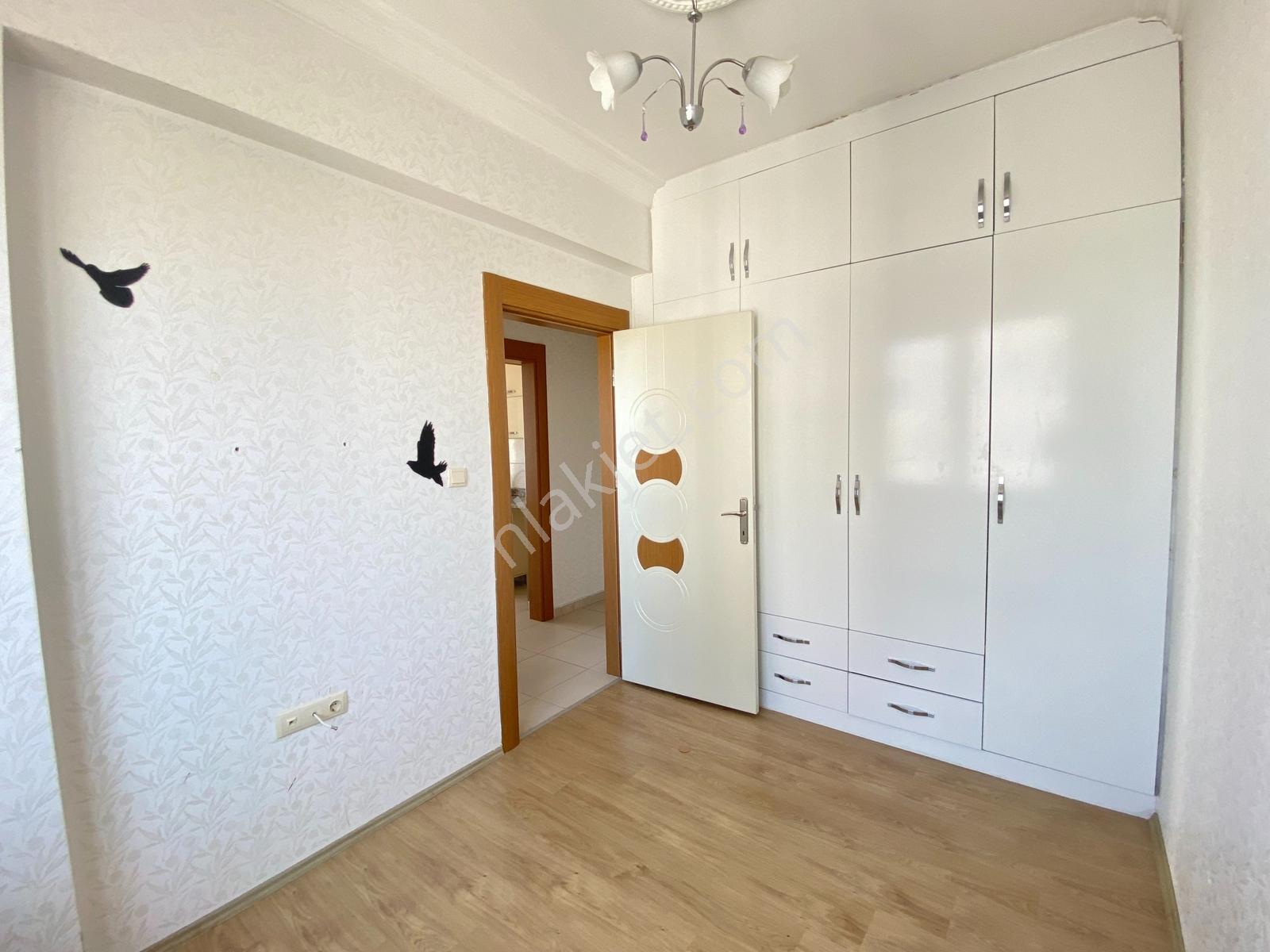 Akkent Merkezde Kiralık Bakımlı Ferah Kulanışlı Daire Toprak Eml - Görsel 7