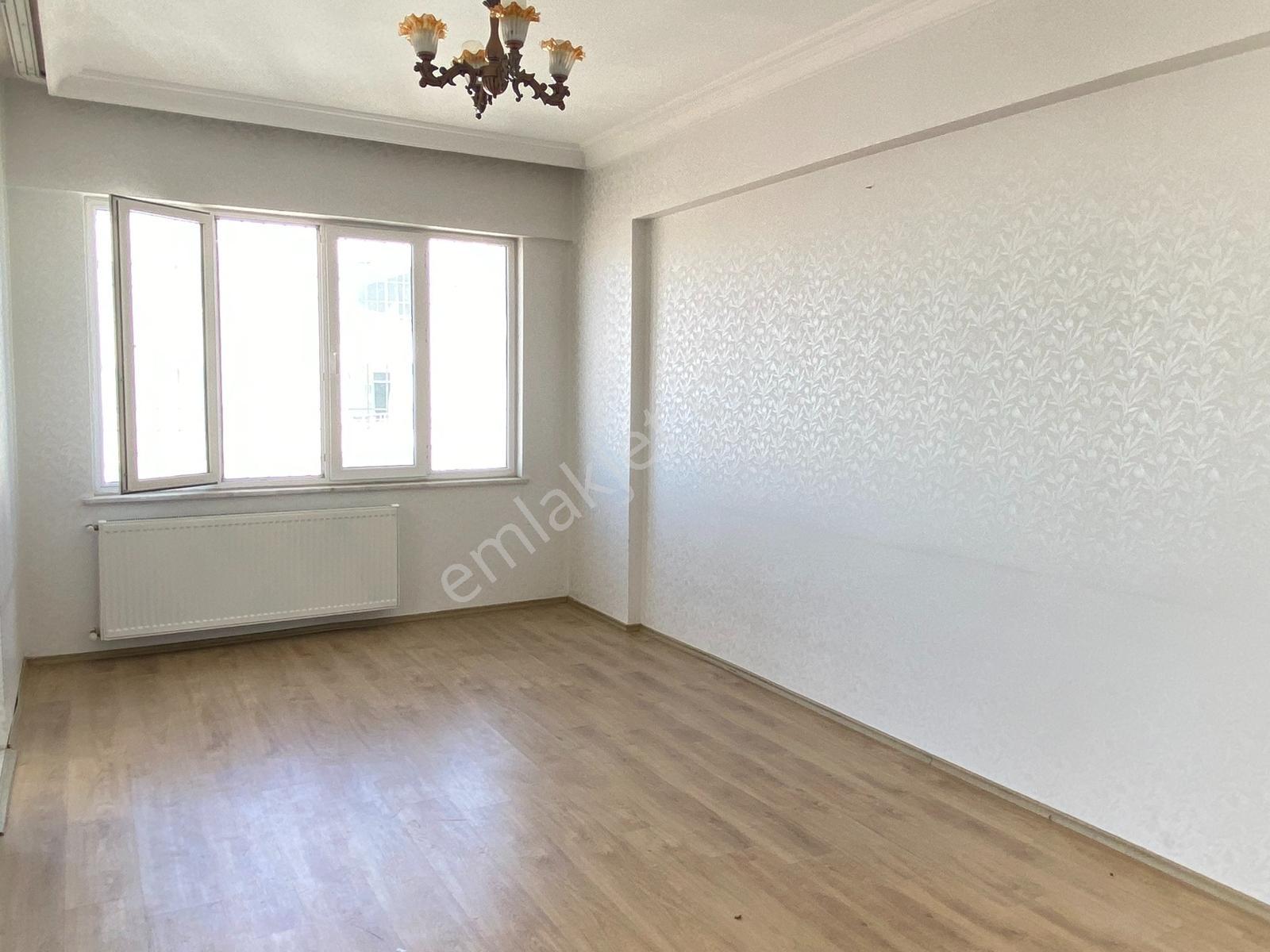 Akkent Merkezde Kiralık Bakımlı Ferah Kulanışlı Daire Toprak Eml - Görsel 13