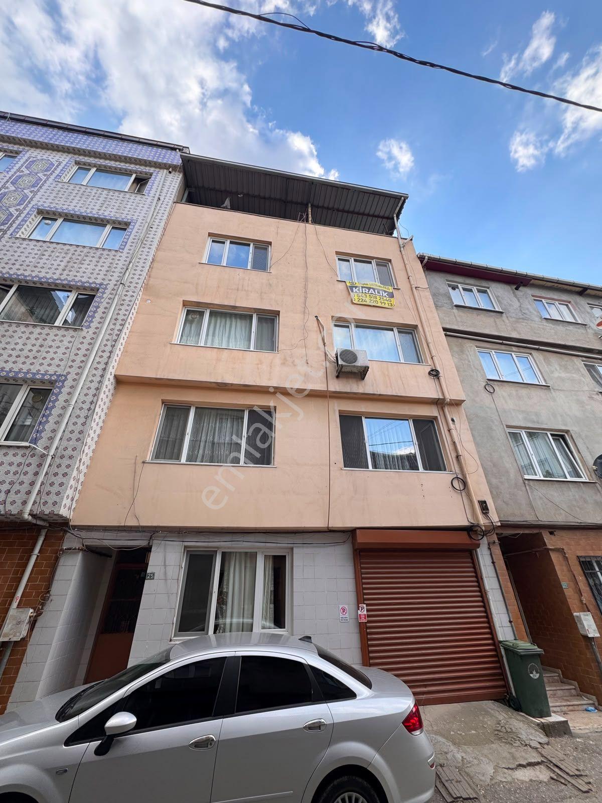 Aileler İçin İdeal Soğanlı'da 2 Klimalı 120 M² Kiralık 2+1 Daire