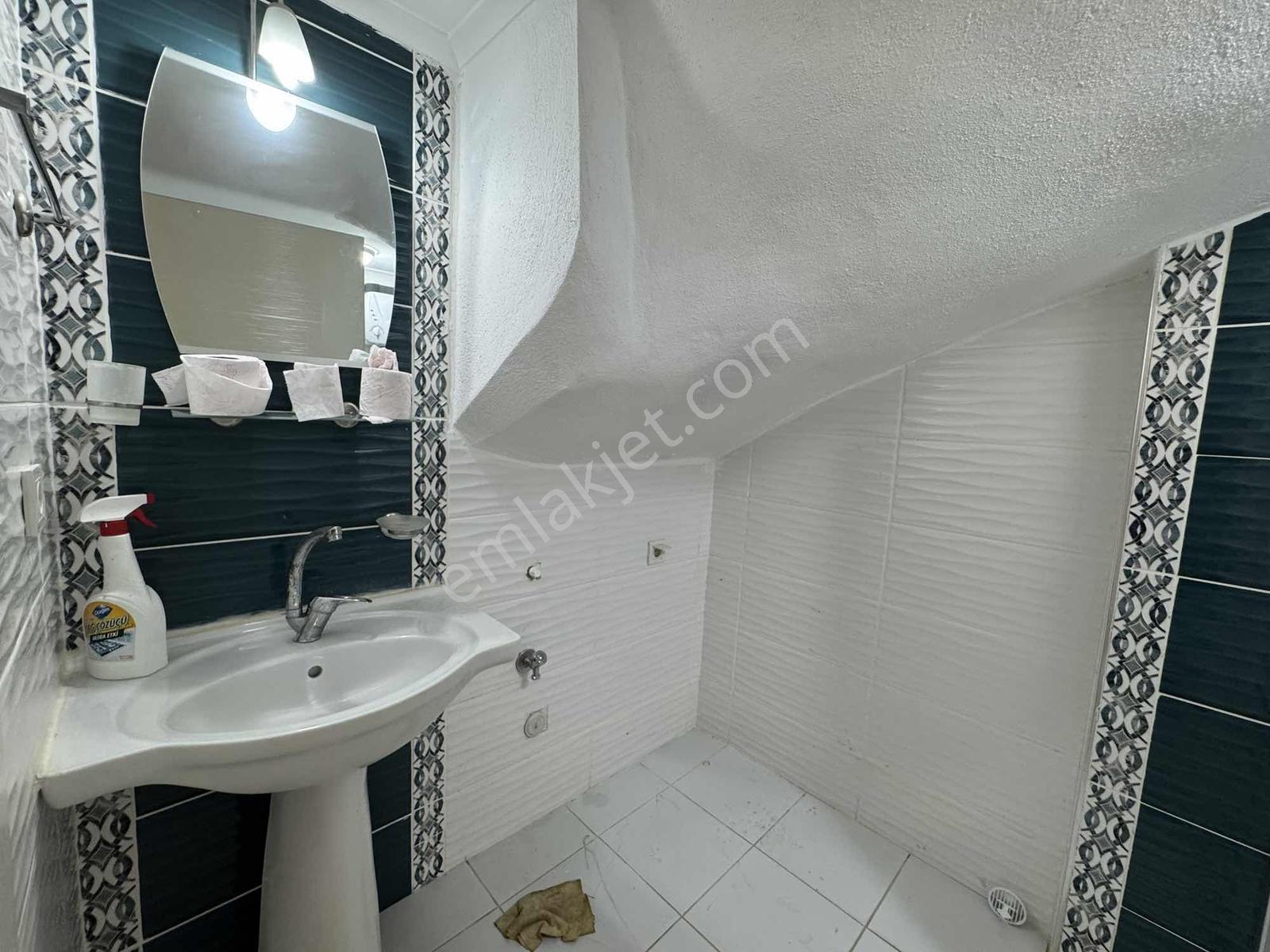 Foça Mah Kiralık Eşyasız 2+1 Köşe Daire - Görsel 2