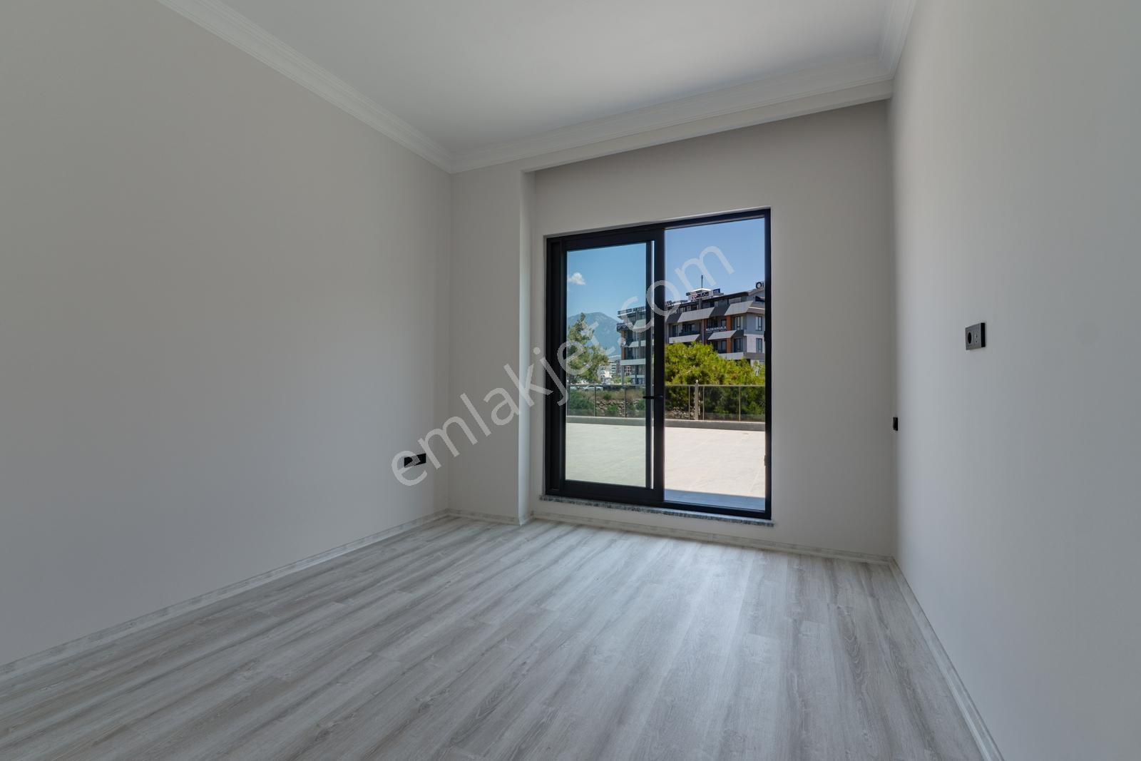 Alanya Obada Kurt Safir Busıness Centerde Kiralık Ofisler - Görsel 12