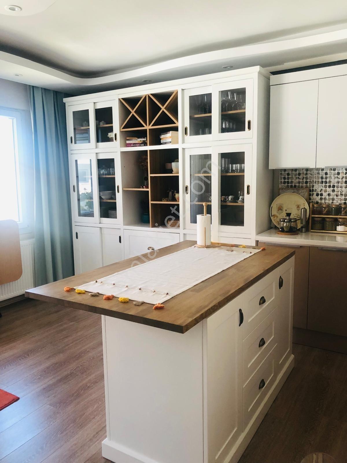Foça Petra Koyu'nda Denize Yakın, Eşyalı, Satılık 3+1 Lüks Villa - Görsel 14