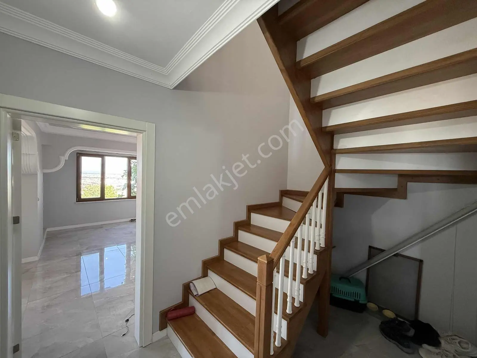 Ayşe Emlak'tan Serdivan Merkez'de Kiralık Manzaral Dubleks Daire