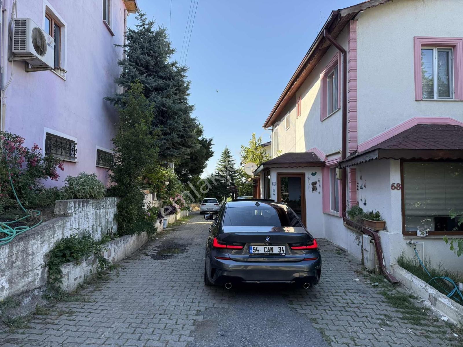 Ayşe Emlak'tan Serdivan Merkez'de Kiralık Manzaral Dubleks Daire - Görsel 2