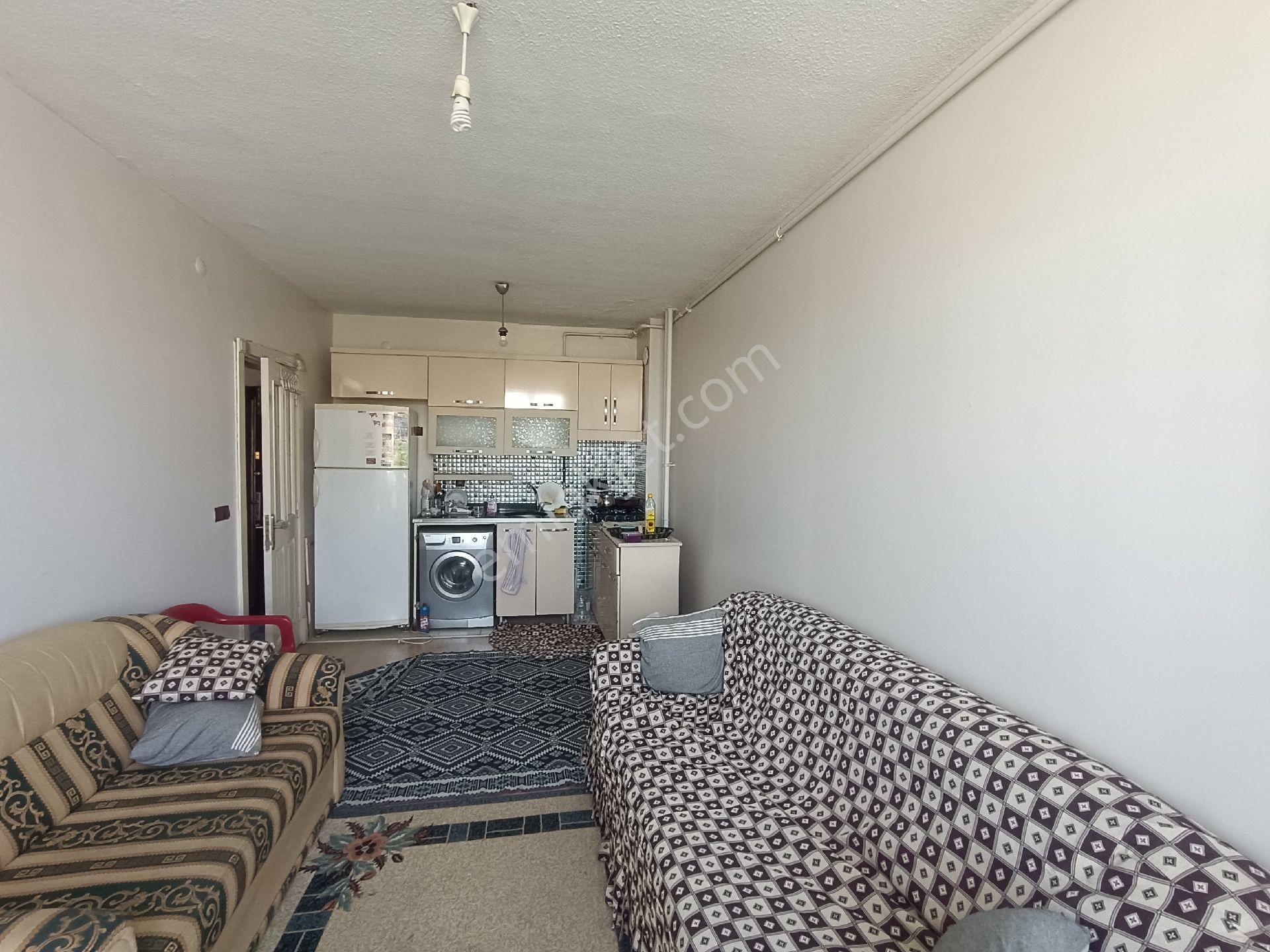 Üçkuyular Tokilerde Kiralik 1+1 Eşyalı Daire - Görsel 4
