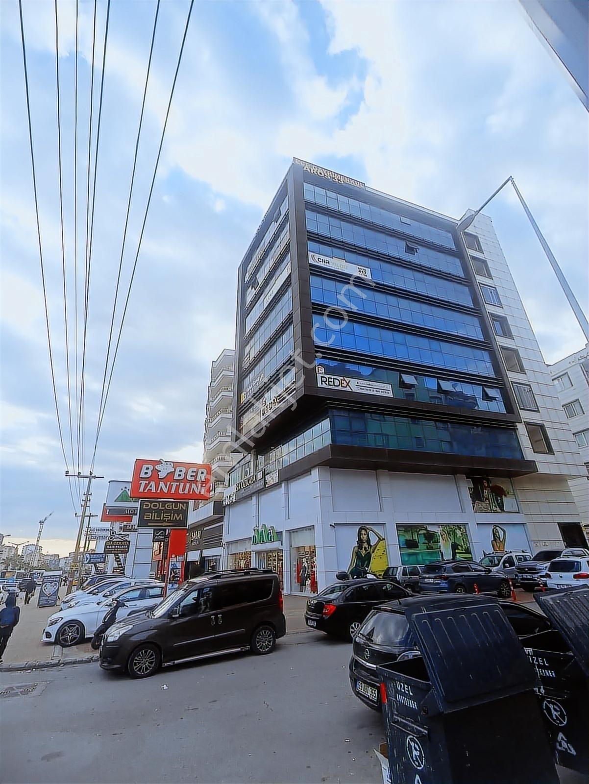 Rw Budur Gayrimenkul'den Cadde Üzer Lüx Eşyalı 2+1 Kiralık Ofis