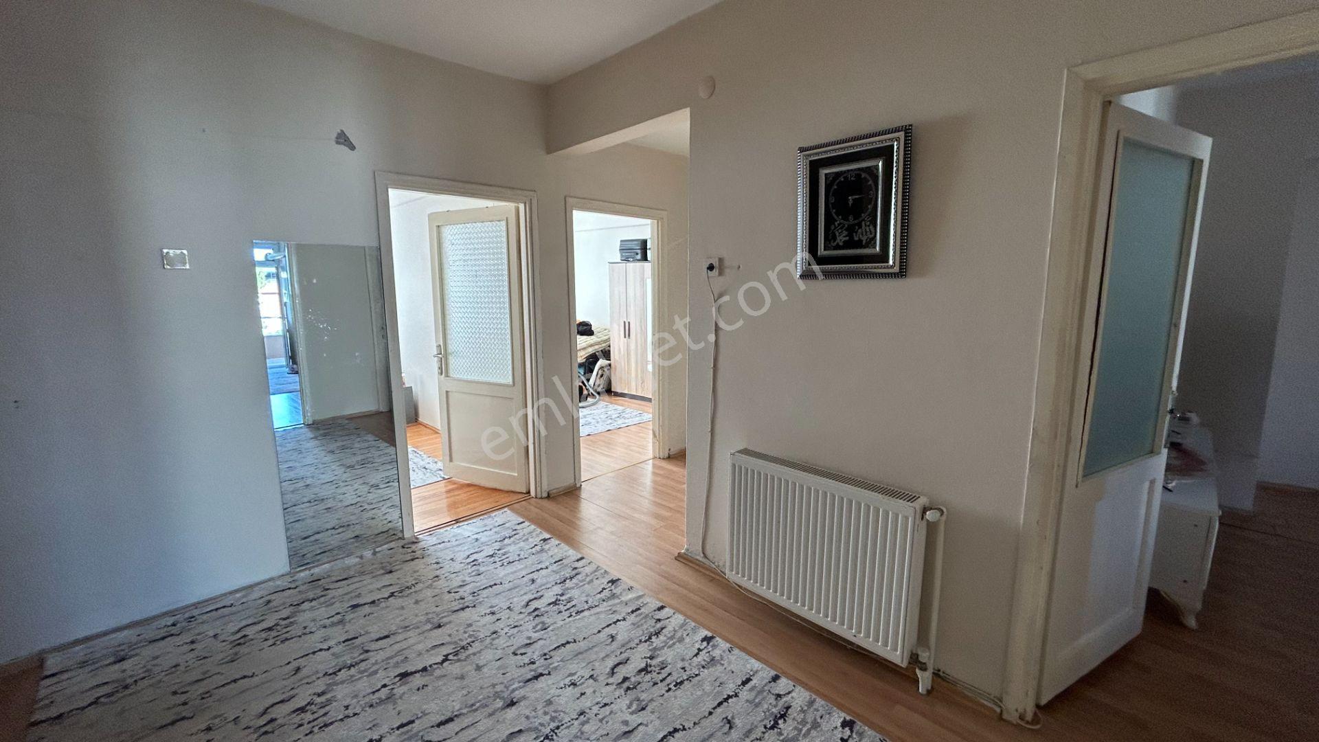 Karamürsel Park Caddesi Satılık 2+1 Geniş Daire - Görsel 3