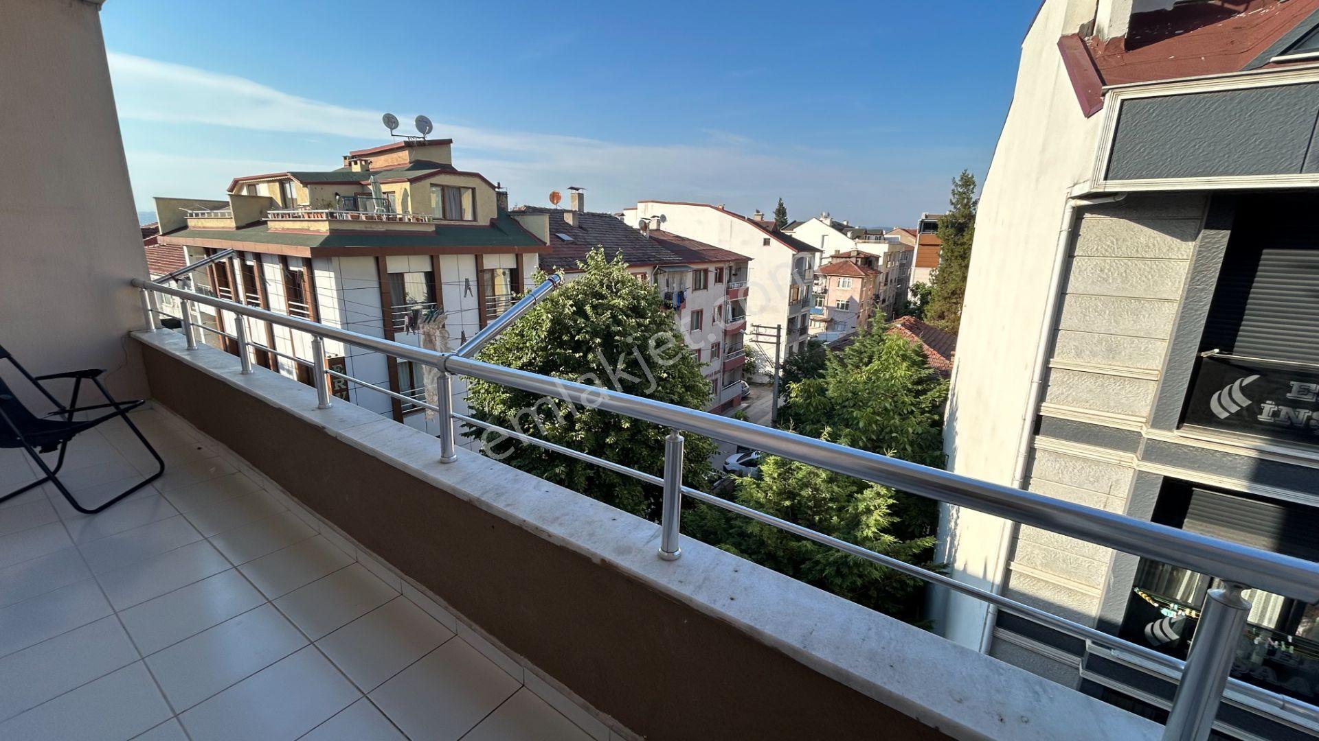 Karamürsel Park Caddesi Satılık 2+1 Geniş Daire - Görsel 8