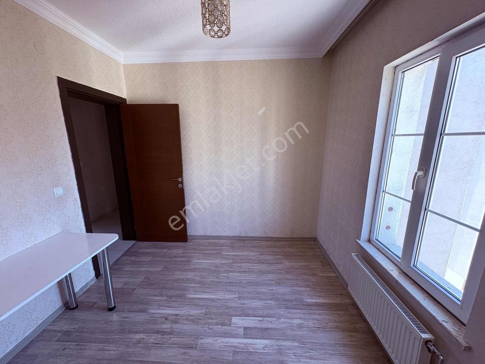 Köşe Başı Yol Üstü Acil Satılık 2+1 - Görsel 18