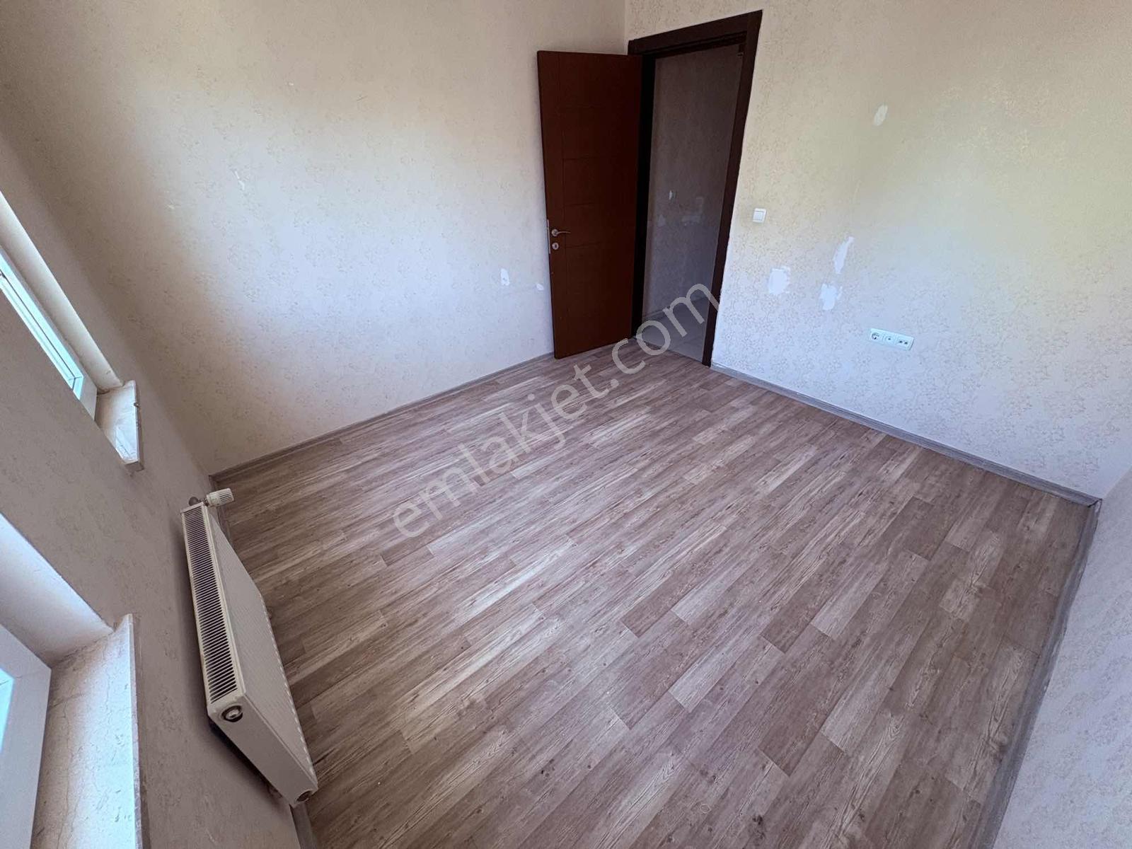 Köşe Başı Yol Üstü Acil Satılık 2+1 - Görsel 10
