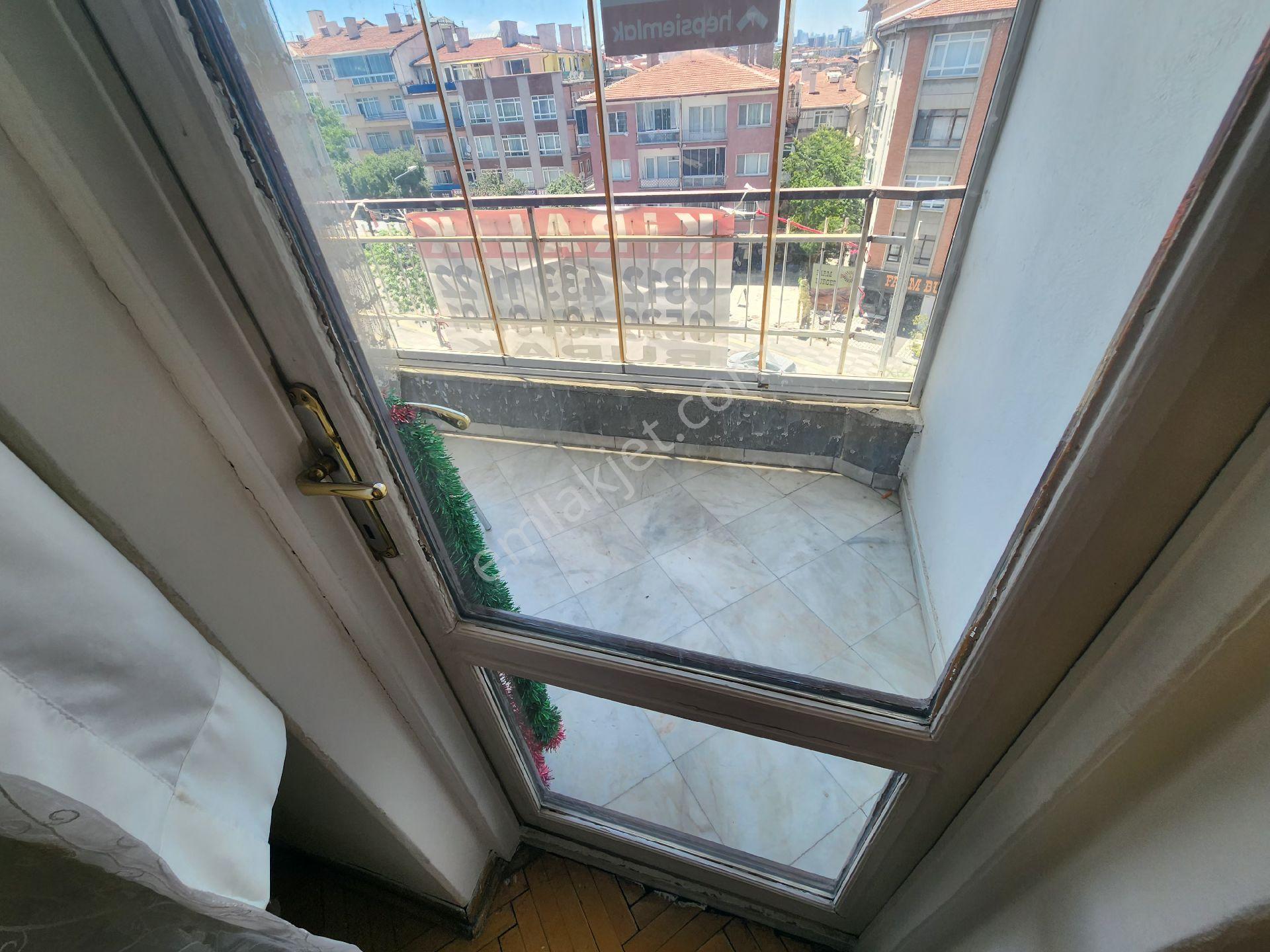 Burak Emlak'dan Kiralık Daire Kurtuluş Kıbrıs Cd. 3+1 B.salon Yapılı Eşyalı - Görsel 6