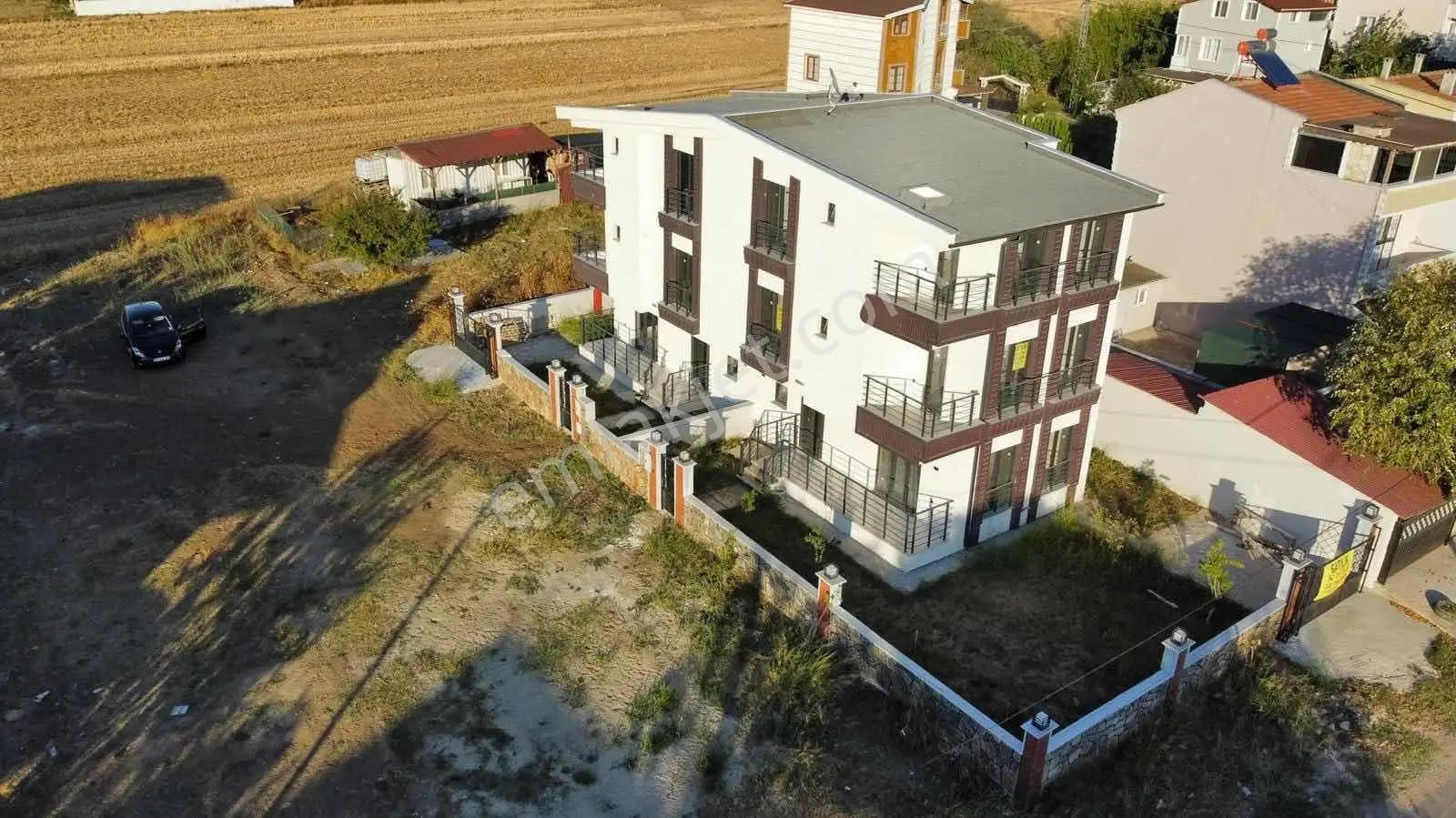 #mega Yapı# Kapalı Mutfaklı Denize Yakın Özel Tasarım 4+1 - Görsel 5