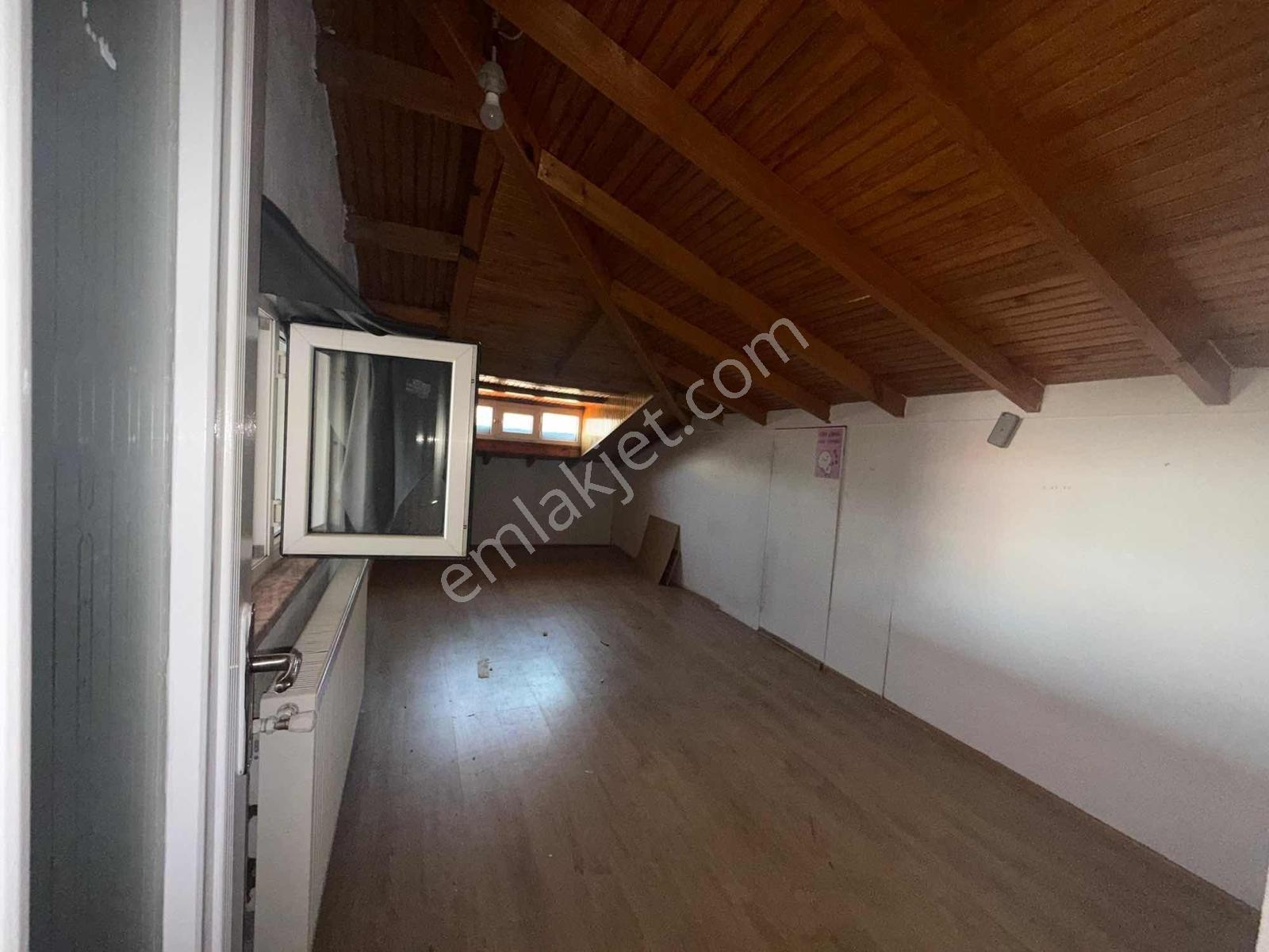 Acil Satılık Cadde Üzeri Çatı Katı Mükemmel Konum Full Kredili - Görsel 10