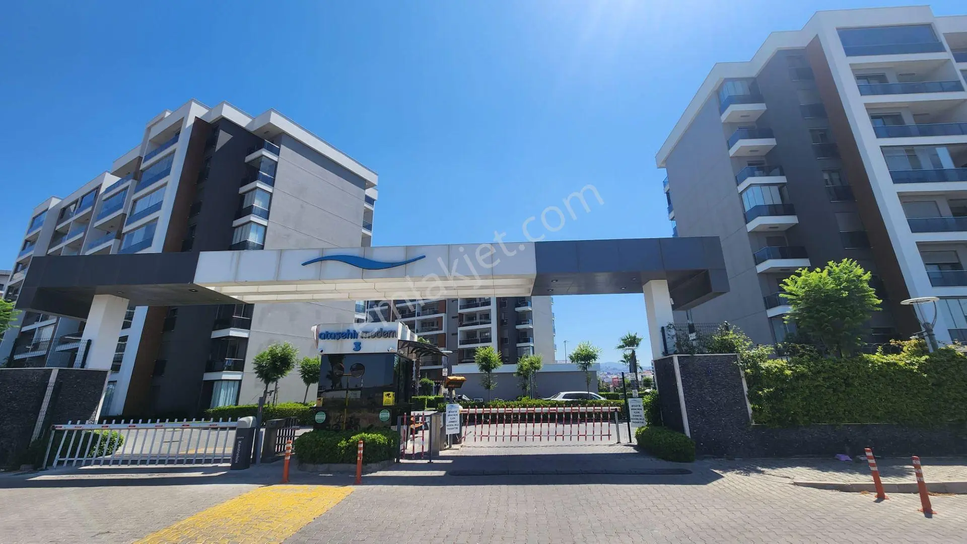 Ataşehir Modern 3 Kiralık Bahçe Katı 2+1 Daire
