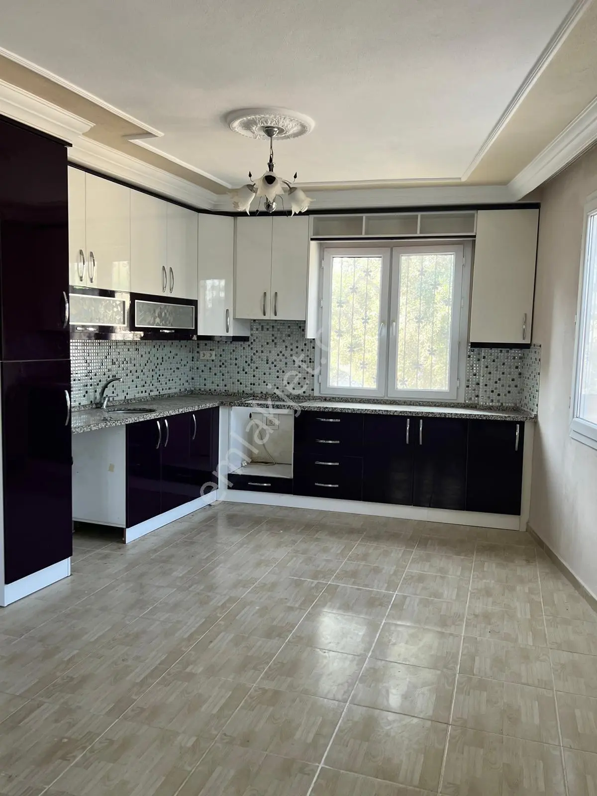 Yüreğir Havutlu Mah Kiralık Müstakil 3+1 Ev - Görsel 3