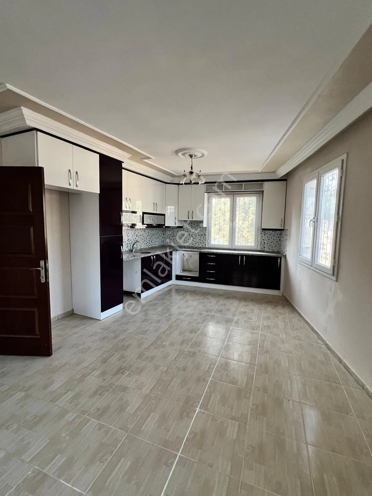Yüreğir Havutlu Mah Kiralık Müstakil 3+1 Ev - Görsel 2