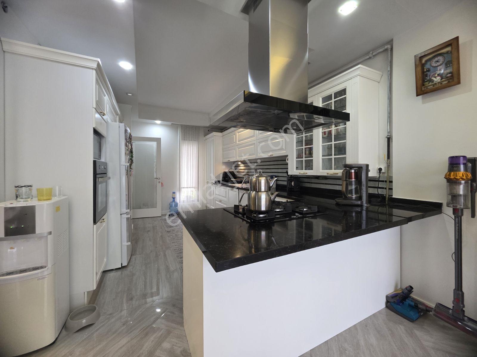 Rw Nestten Orhangazi De Site İçi Havuzlu Satılık 360 M2 Villa - Görsel 19
