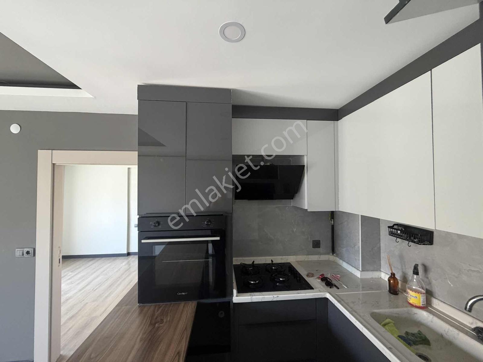 Beyaz Grup Gayrimenkul'den Caddeye Yürüme Mesafesinde Kiralık - Görsel 8