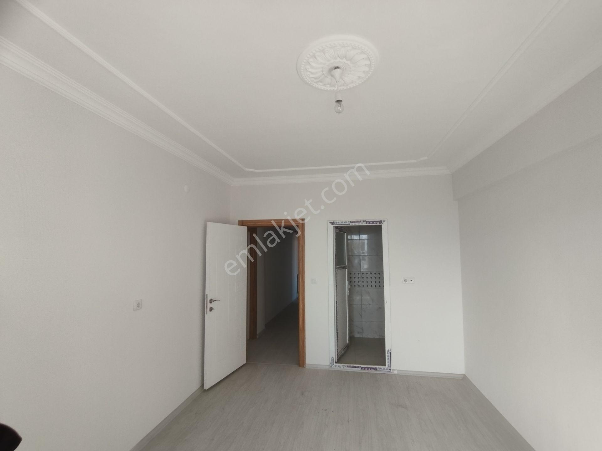 Alihan G.m. Den Rüstempaşa Mah. Yücel İlk Okul Karşısı Kiralık Daire