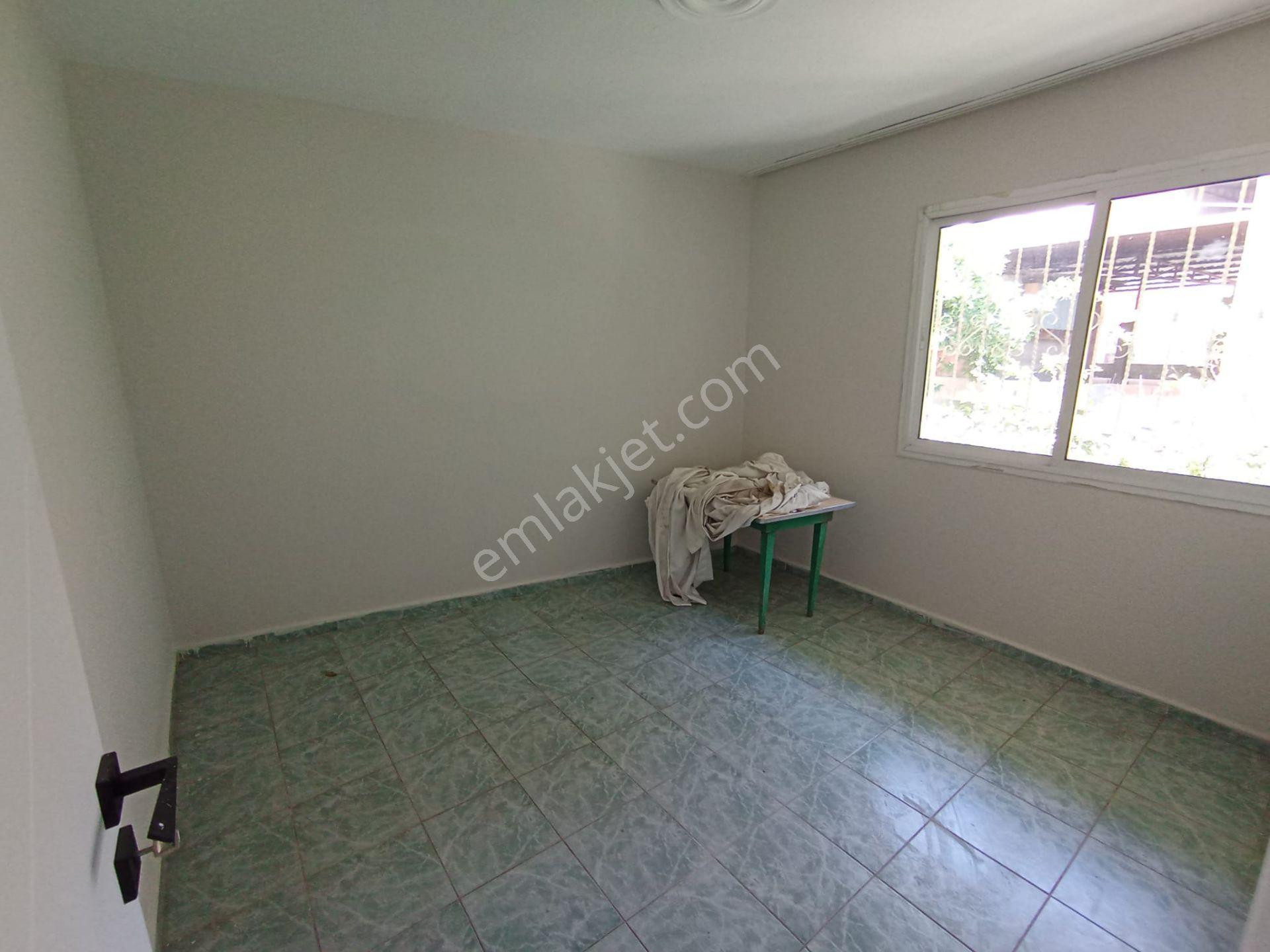 Karabağlar Yunus Emre Mah. Bahceli Sobalı 120 M2 Kiralık Ev