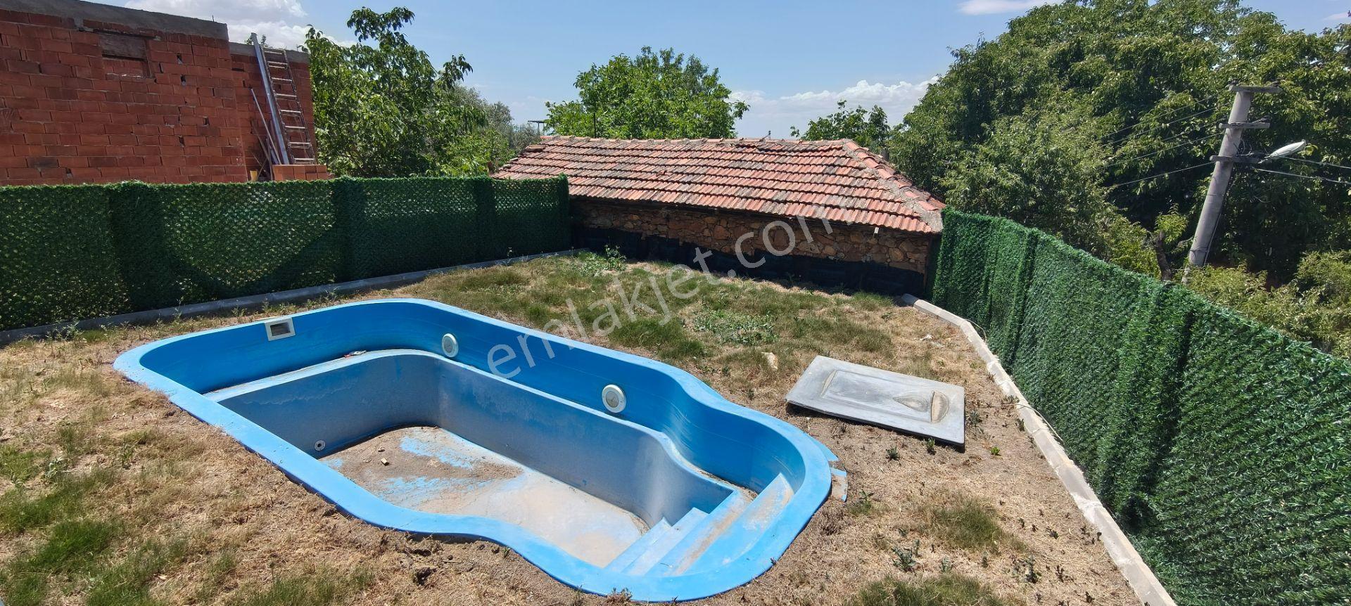 Torbalı Karakızlar Doğa Manzaralı Müstakil Parsel,tek Tapu 145m2 Arsada Havuzlu Eşyalı 100m Villa - Görsel 24