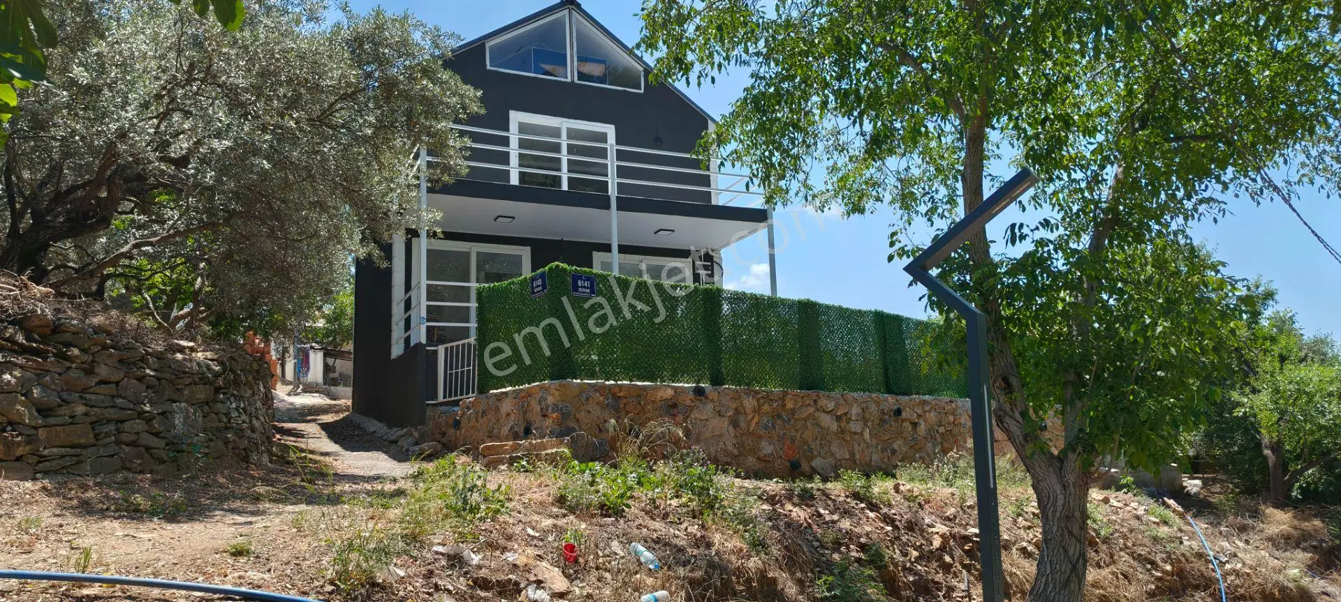 Torbalı Karakızlar Doğa Manzaralı Müstakil Parsel,tek Tapu 145m2 Arsada Havuzlu Eşyalı 100m Villa
