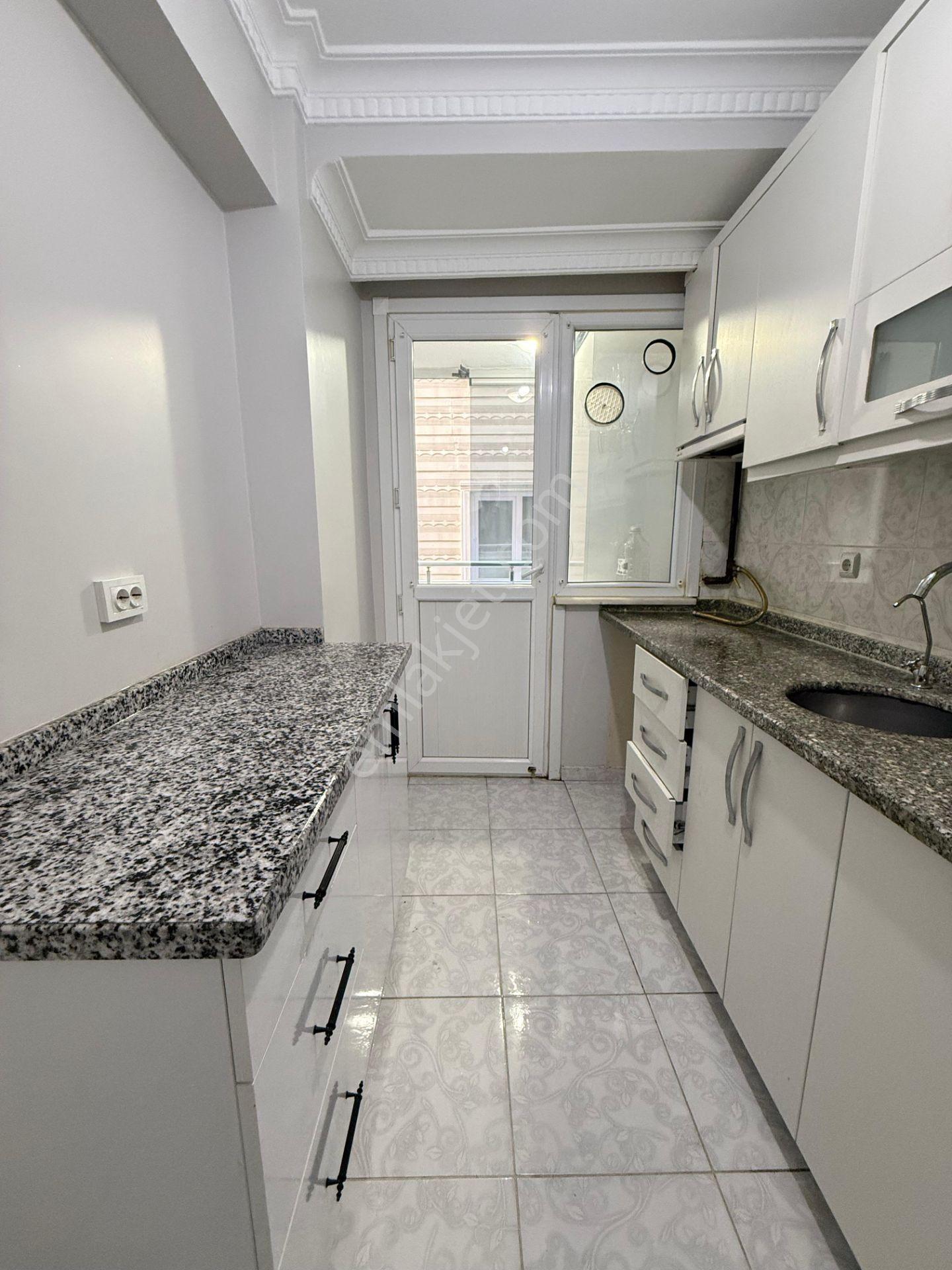 Üçevler Mahallesinde Kiralık Ara Kat 2+1 Daire - Görsel 7