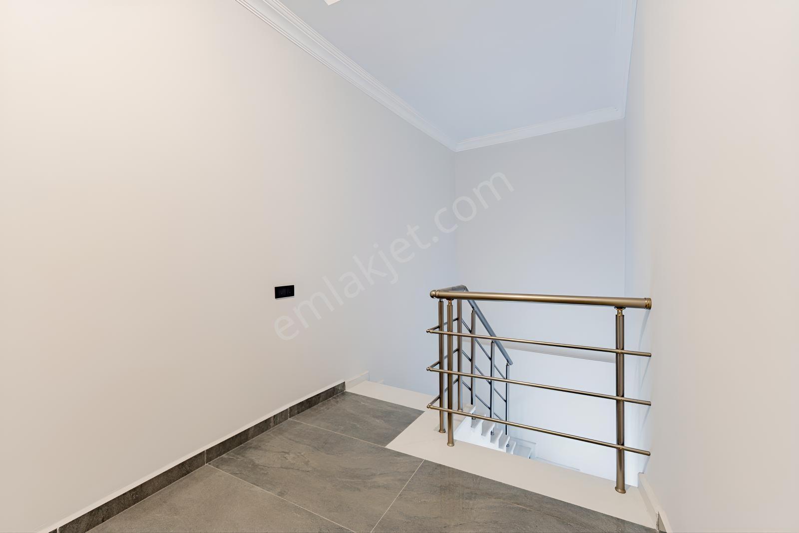 Alanya Obada Prestijli İş Merkezinde Kiralık Ofisler - Görsel 24