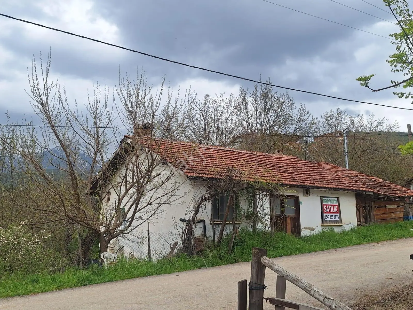 Berkay Emlaktan Satılık Köy Evi
