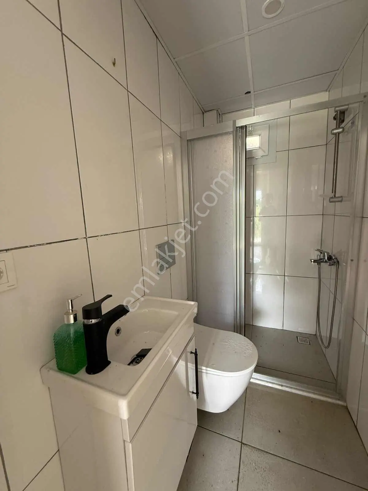 Kabasakal'da/2+1/site İçi/havuz/güvenlik/hobi Bahçeli/ç.banyolu! - Görsel 2