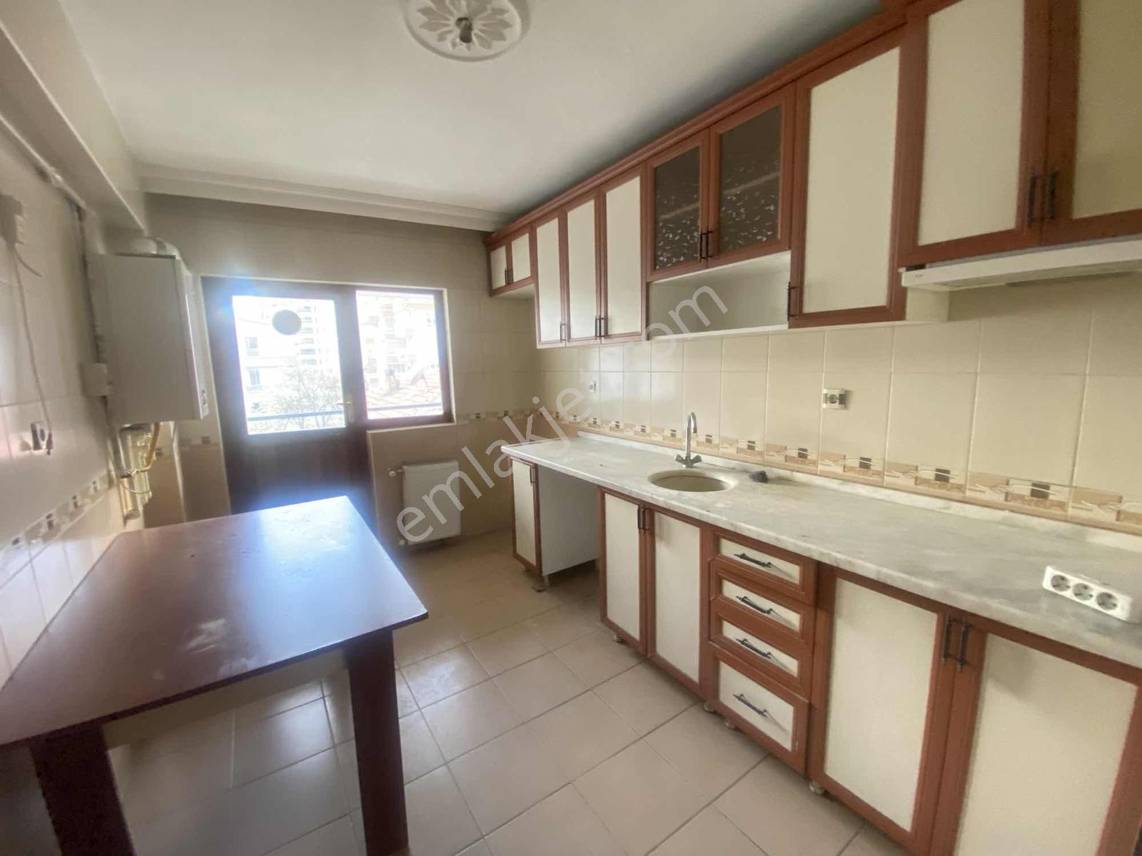 Turkuaz Emlakdan Boğaziçi Ana Caddede 4+2 Uygun Fiatlı Daire - Görsel 22
