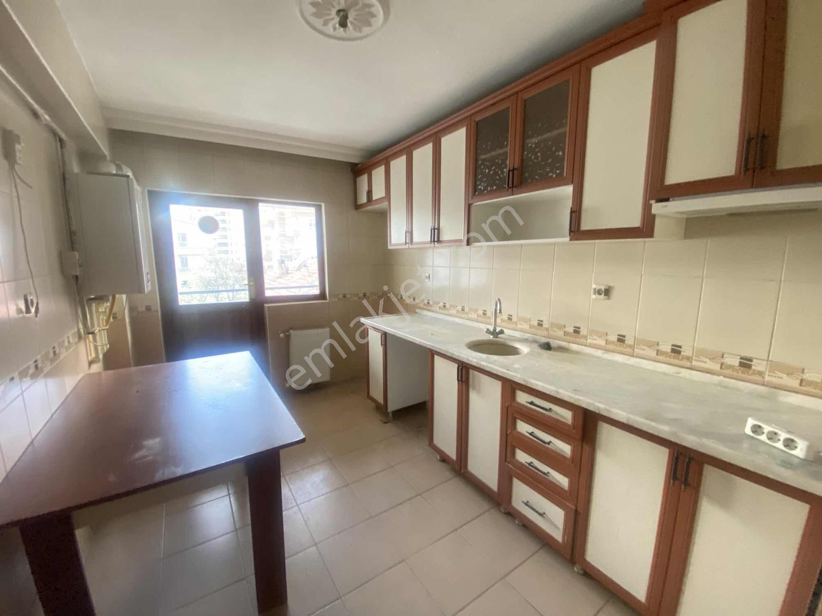 Turkuaz Emlakdan Boğaziçi Ana Caddede 4+2 Uygun Fiatlı Daire - Görsel 4