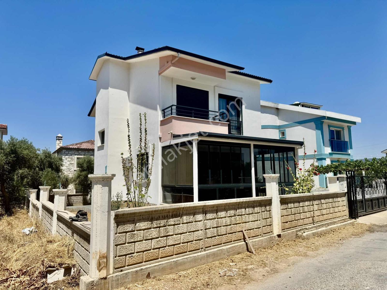 Müstakil Özel Yapım Geniş Bahçeli Denize Yakın 4+1 Villamız - Görsel 12