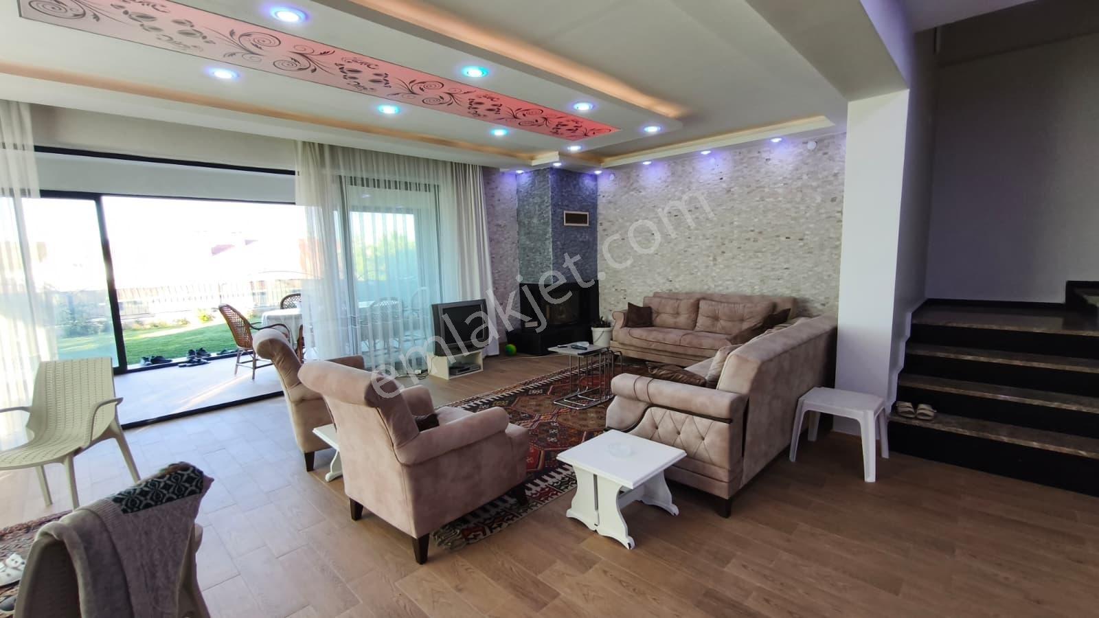 Net Yatırımdan Karşıyakada Süper Villa - Görsel 16