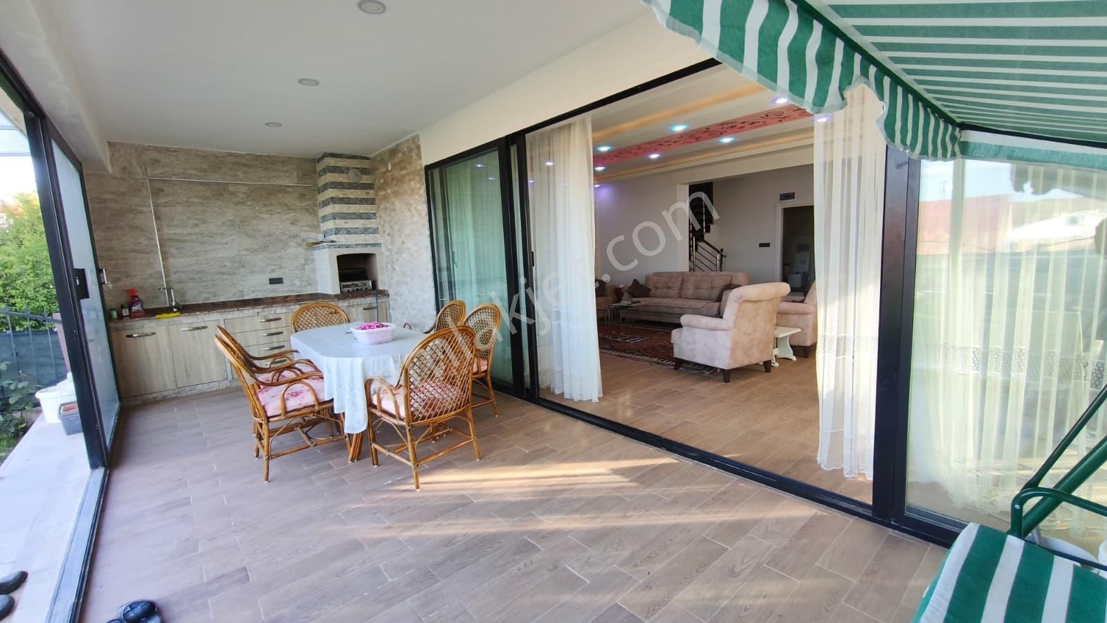 Net Yatırımdan Karşıyakada Süper Villa - Görsel 9
