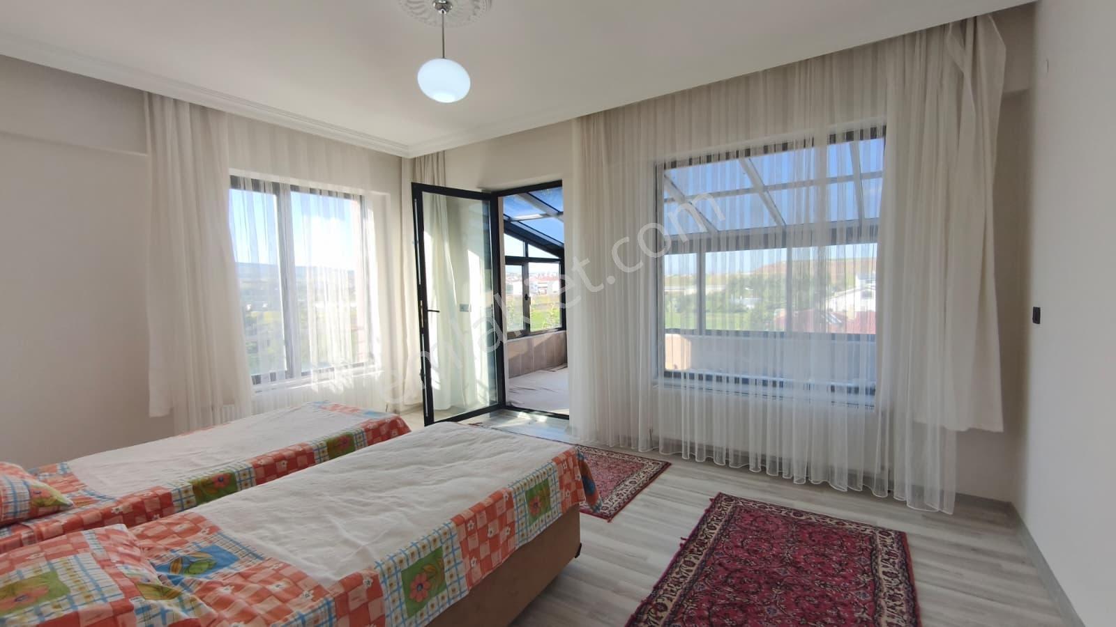 Net Yatırımdan Karşıyakada Süper Villa - Görsel 17