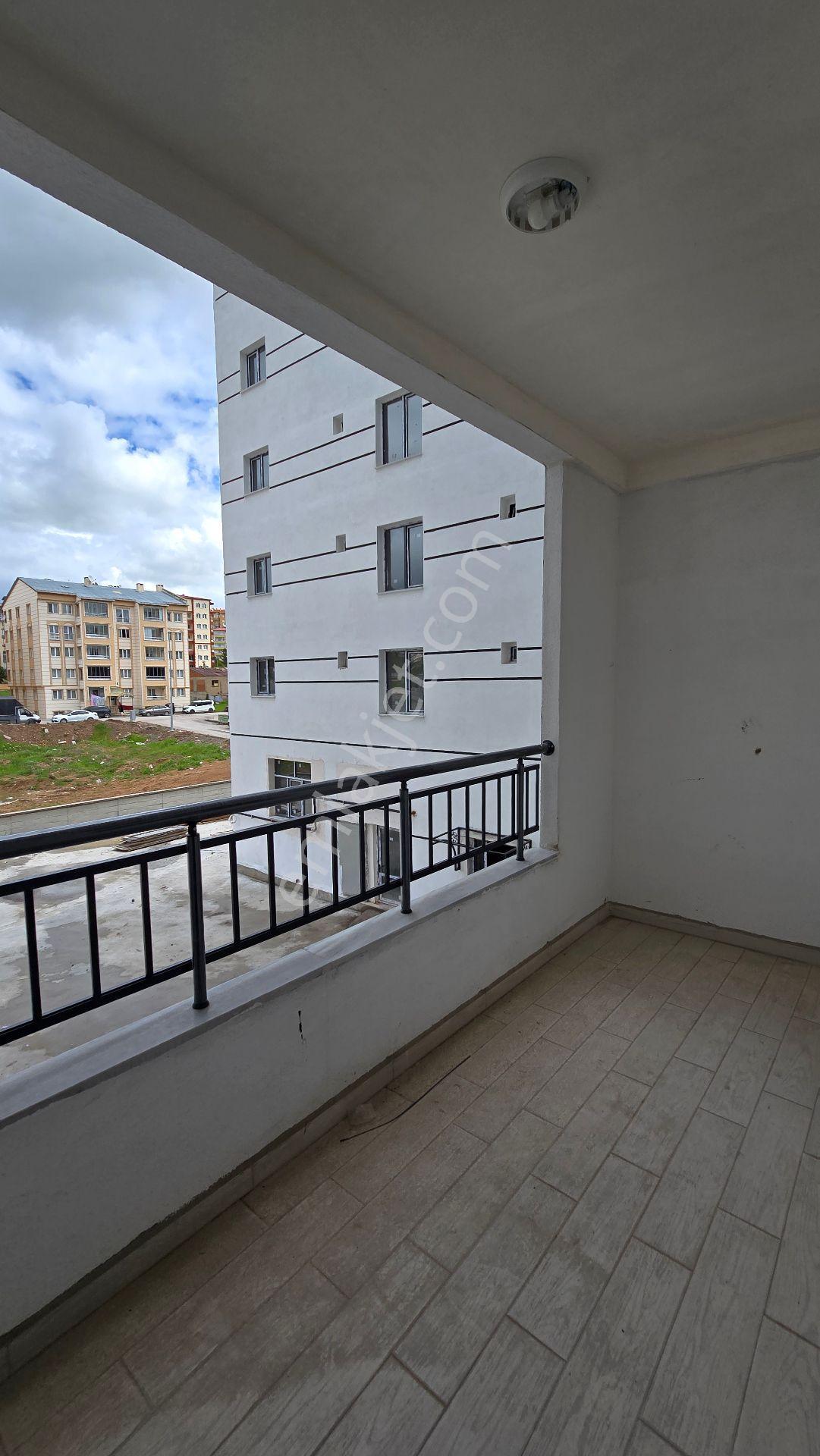 Sivas Merkez Kılavuz Mah. 3+1 Kiralık Daire - Görsel 15